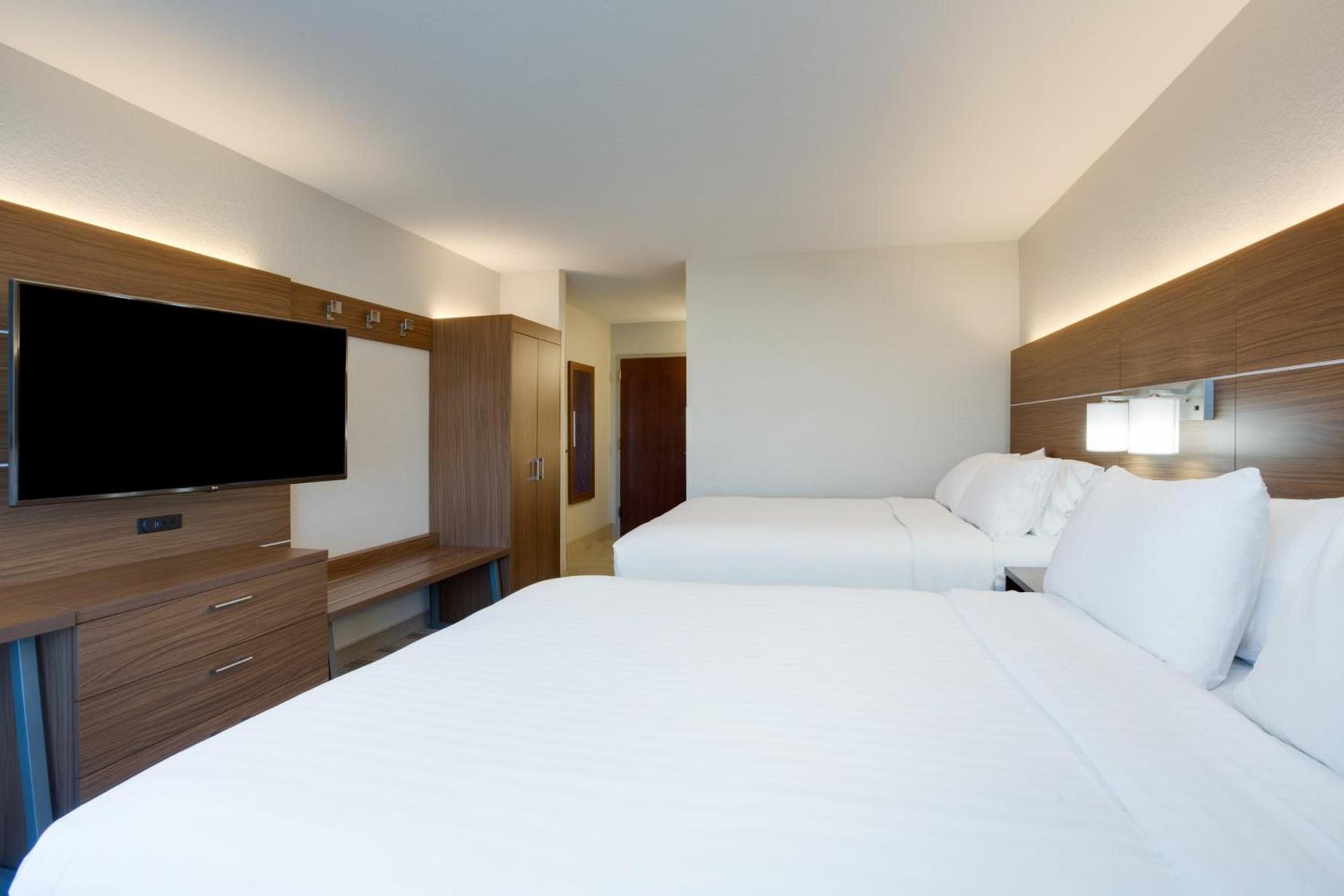 Holiday Inn Express Hotel & Suites Tampa-Fairgrounds-Casino by IHG photo 37