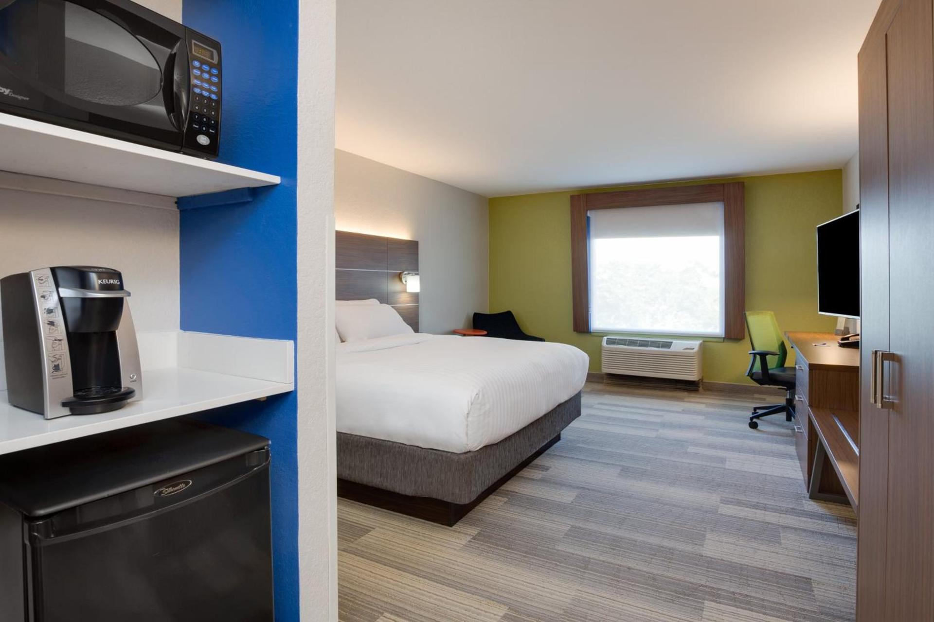 Holiday Inn Express Hotel & Suites Tampa-Fairgrounds-Casino by IHG photo 44