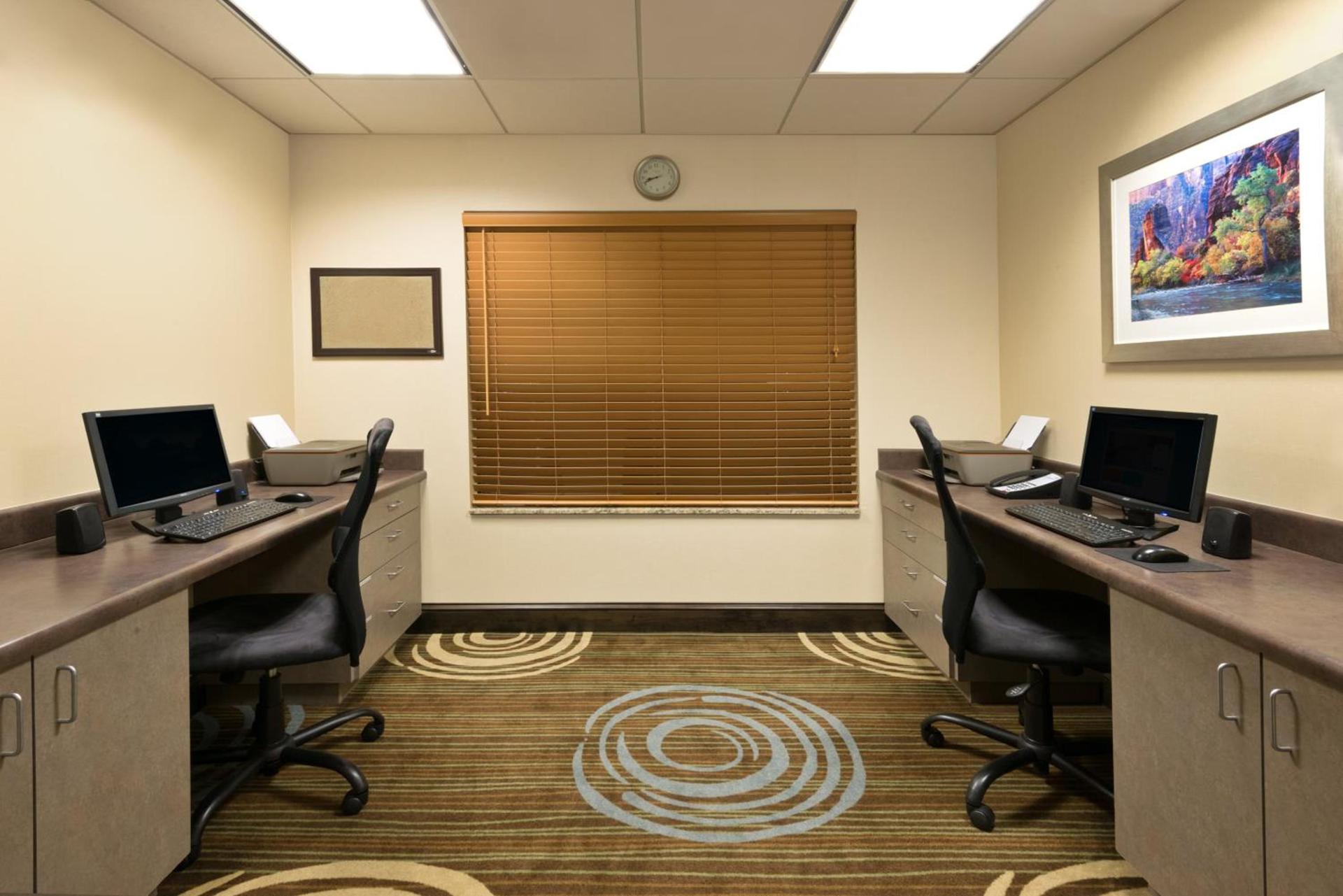 Holiday Inn Express & Suites Richfield by IHG photo 9