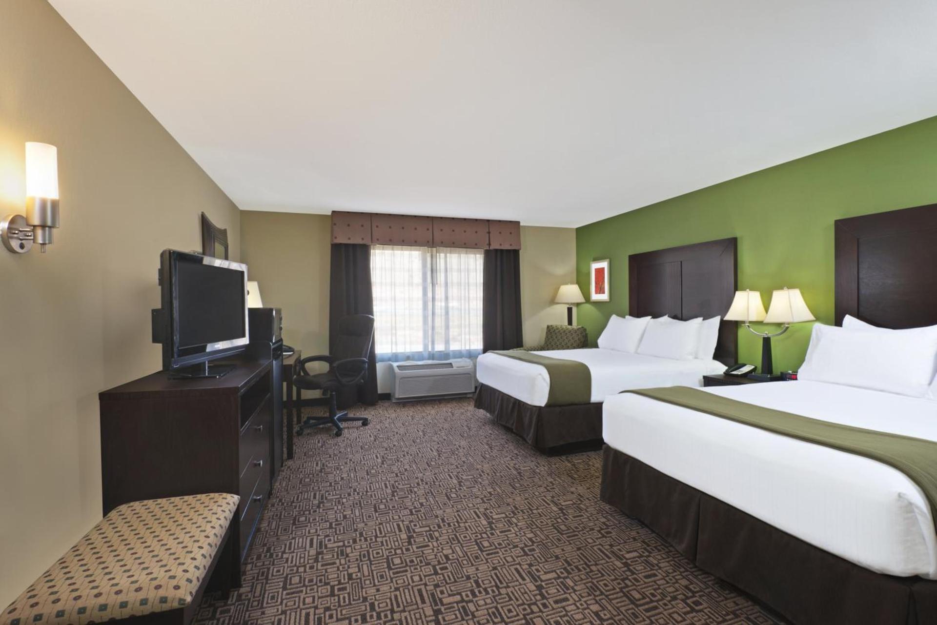 Holiday Inn Express & Suites Richfield by IHG photo 43