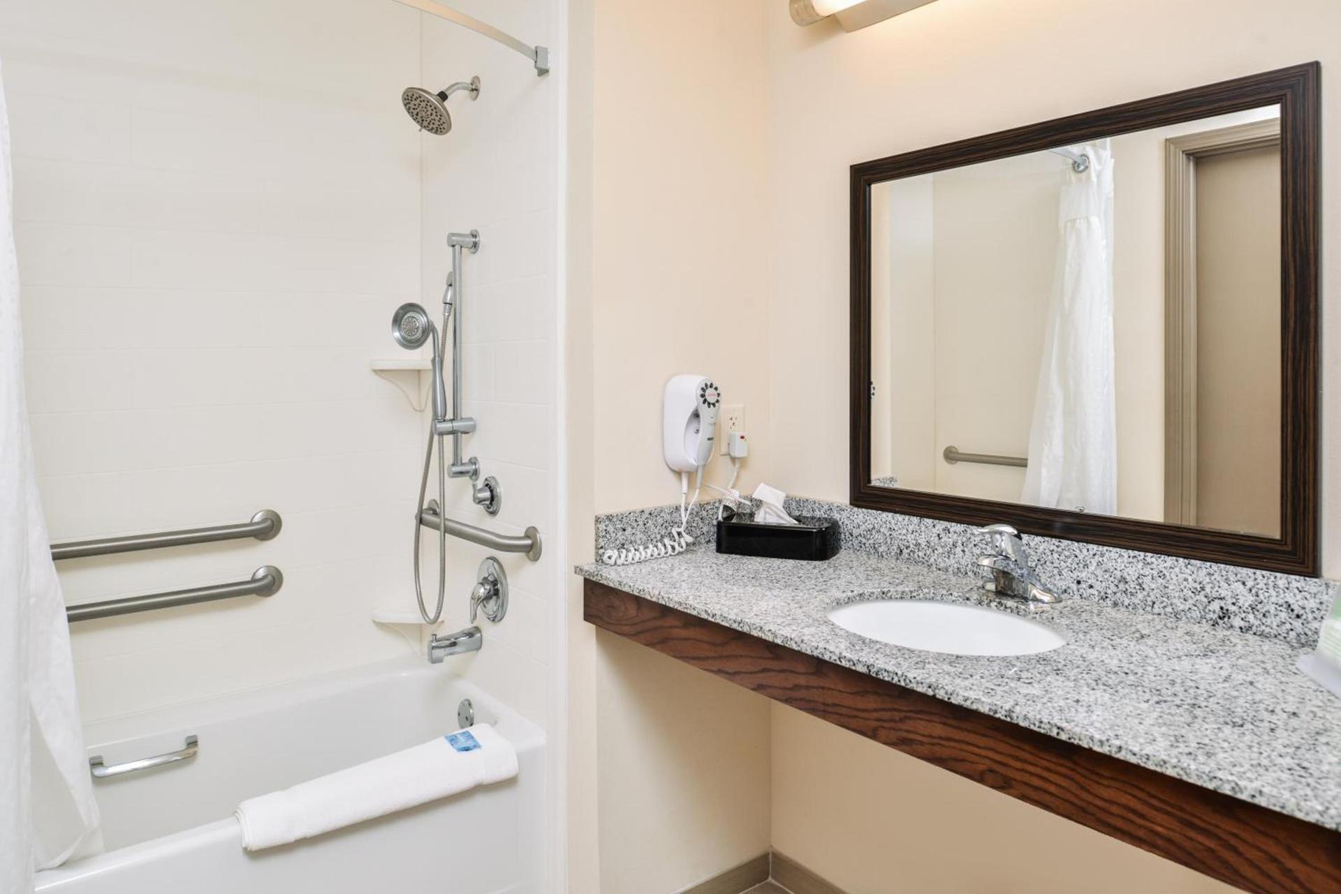 Holiday Inn Express Hotel & Suites York by IHG photo 26