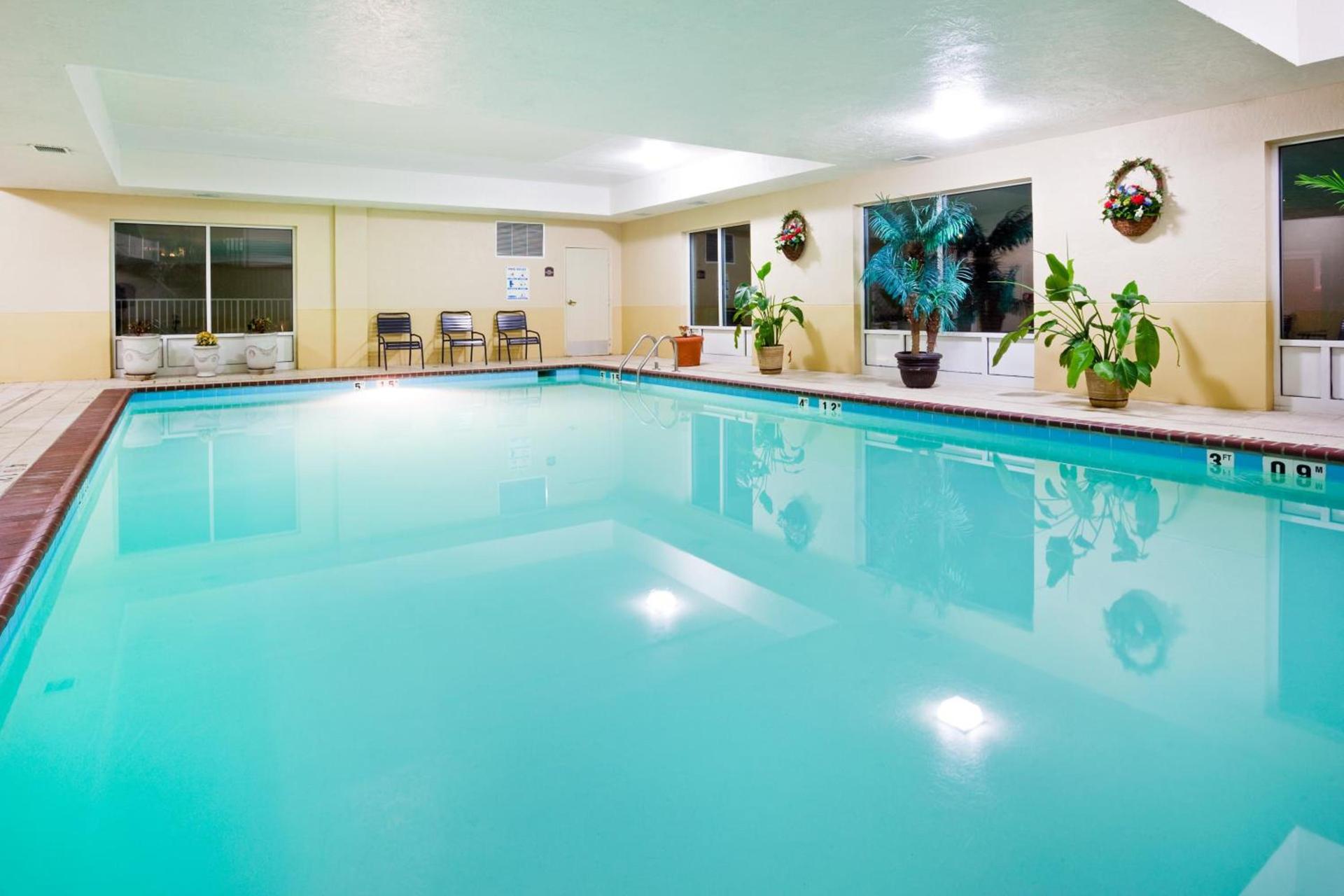 Holiday Inn Express Hotel & Suites London by IHG photo 37