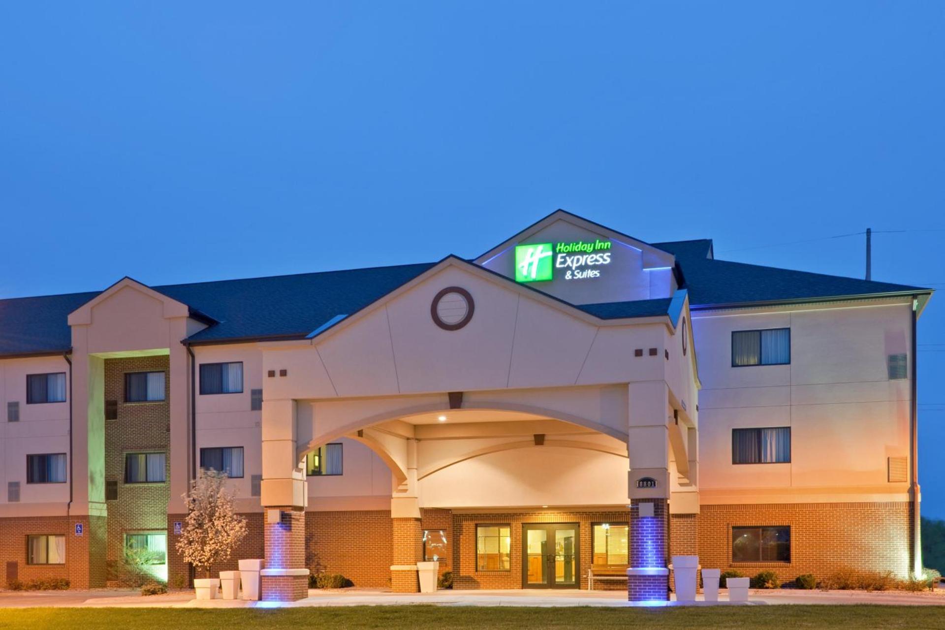 Holiday Inn Express Hotel & Suites Lincoln South by IHG photo 1