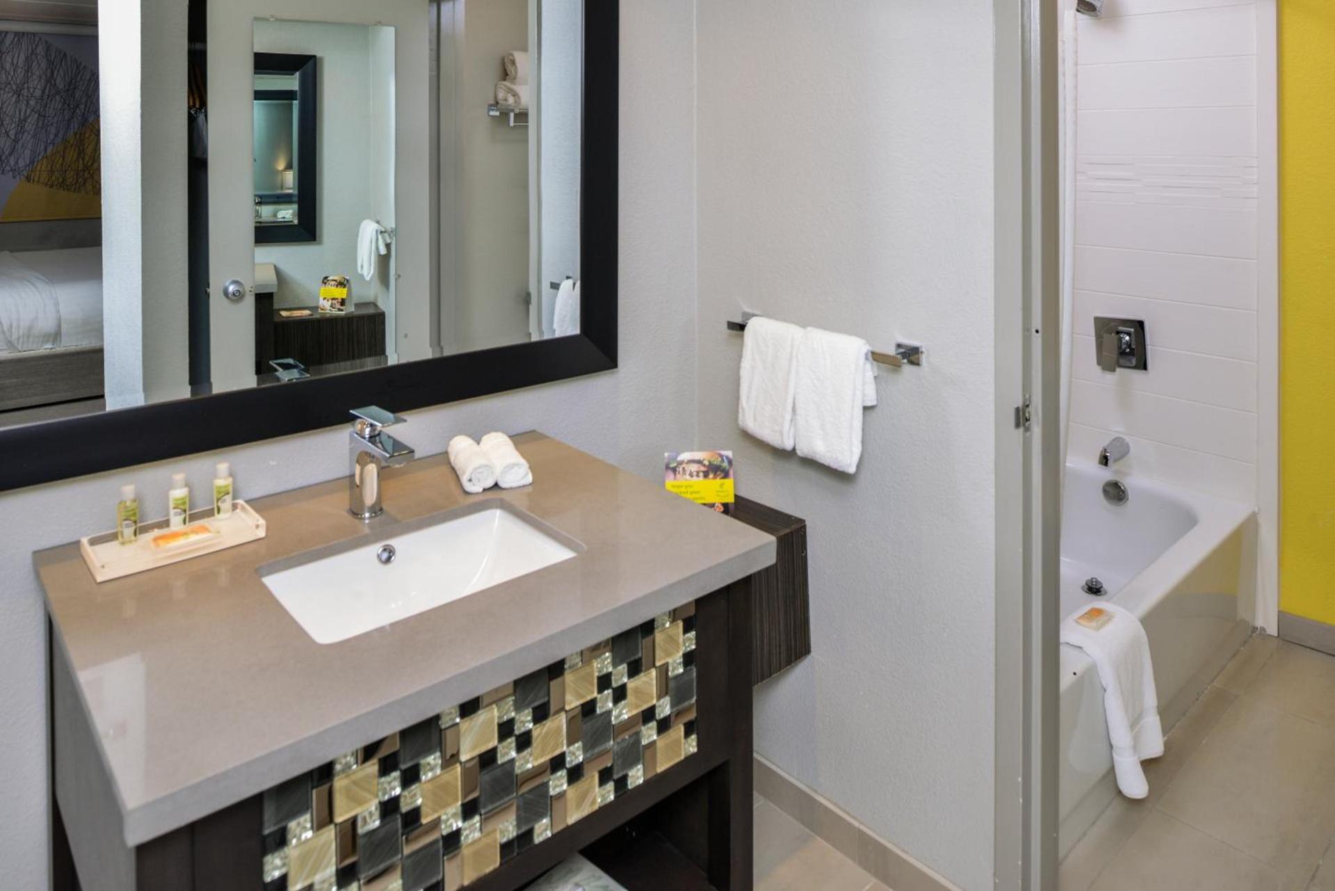 Holiday Inn Dallas-Richardson by IHG photo 13