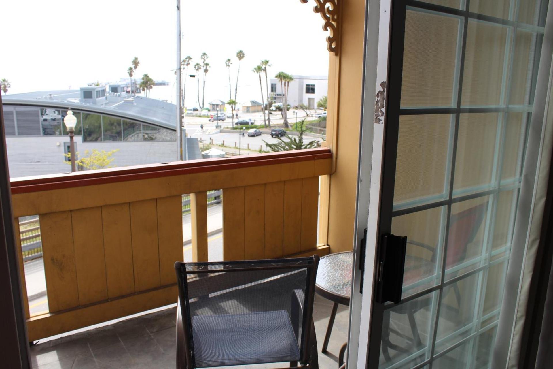 Howard Johnson by Wyndham Santa Cruz photo 76