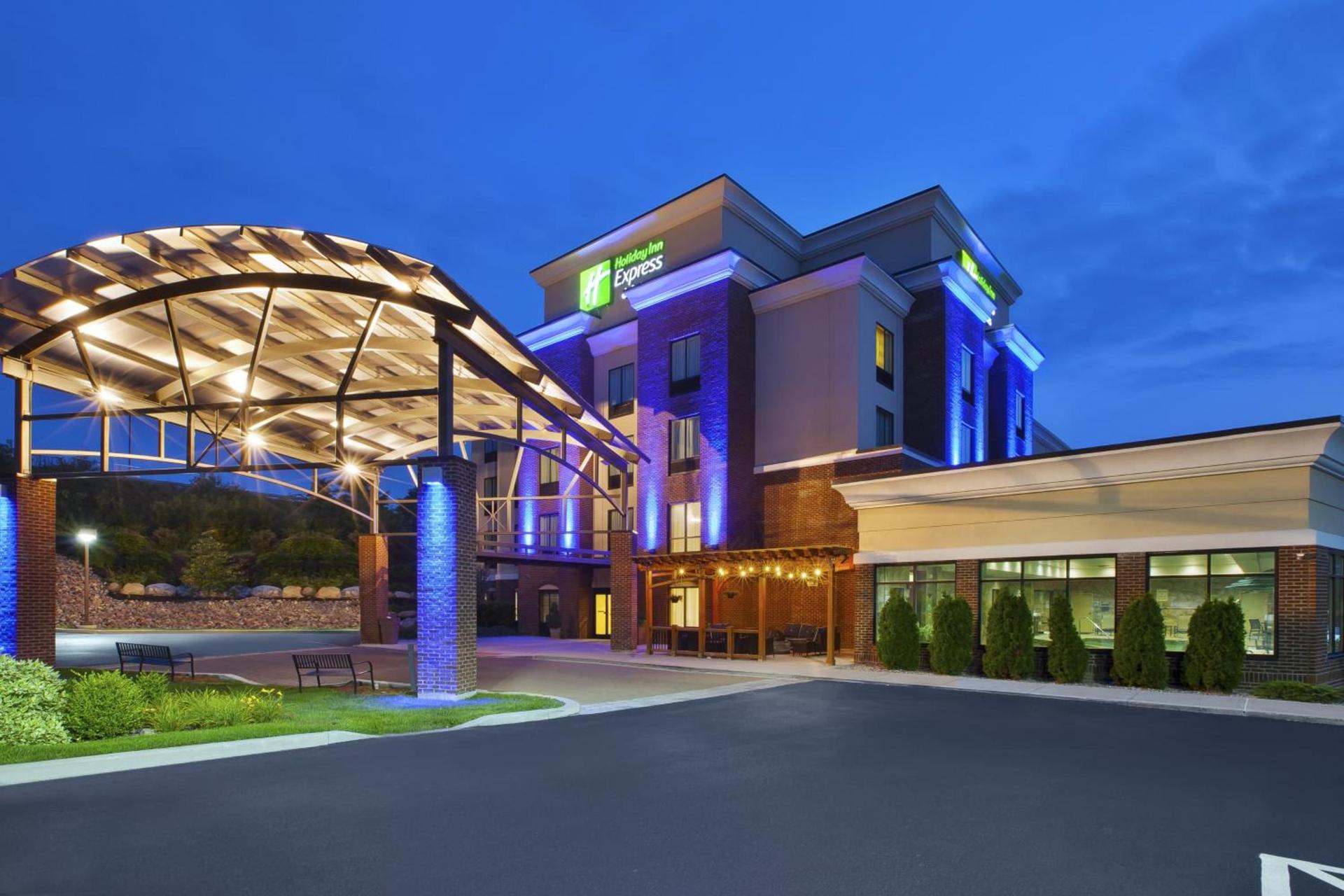 Holiday Inn Express & Suites Geneva Finger Lakes by IHG photo 23