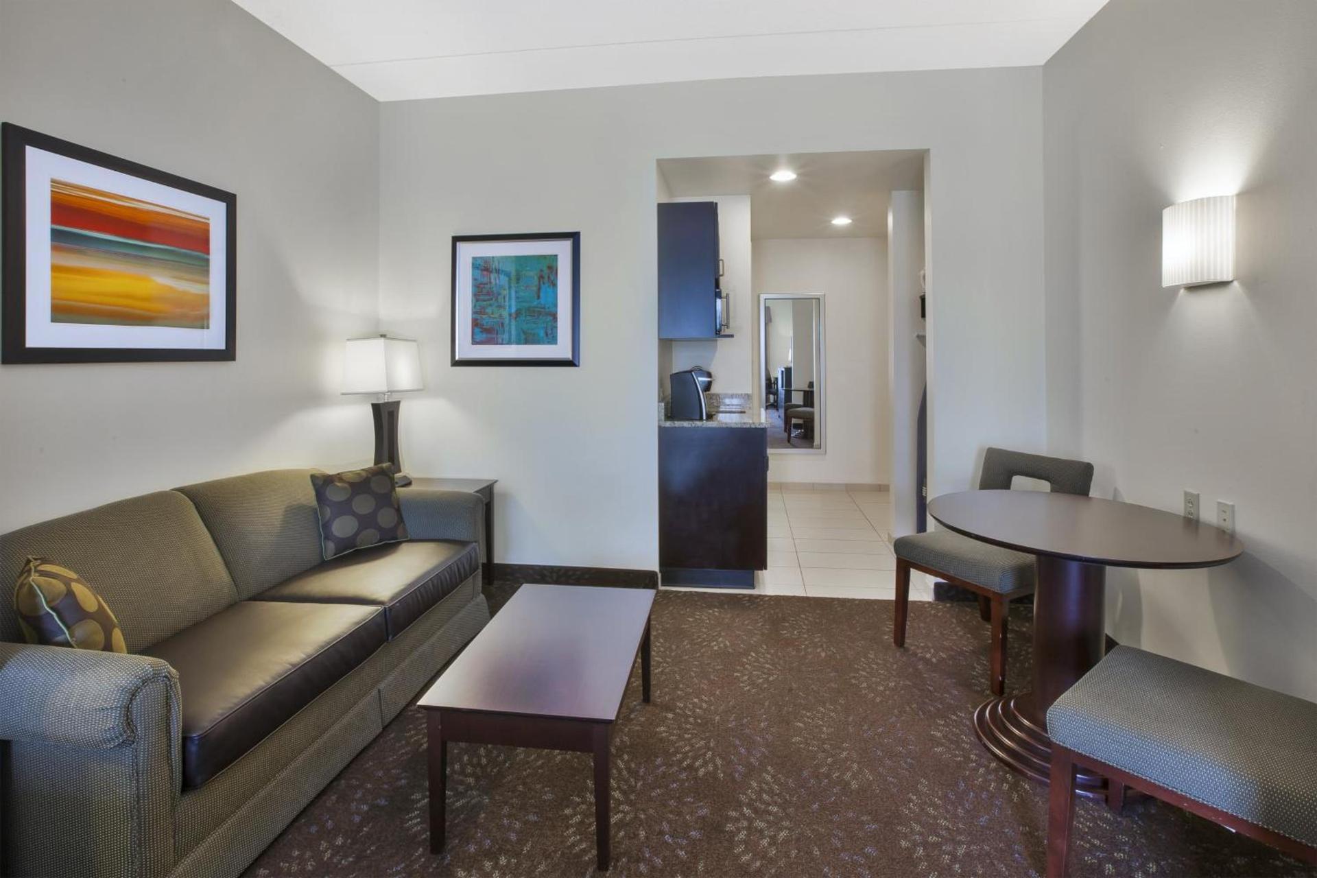 Holiday Inn Express & Suites Geneva Finger Lakes by IHG photo 42