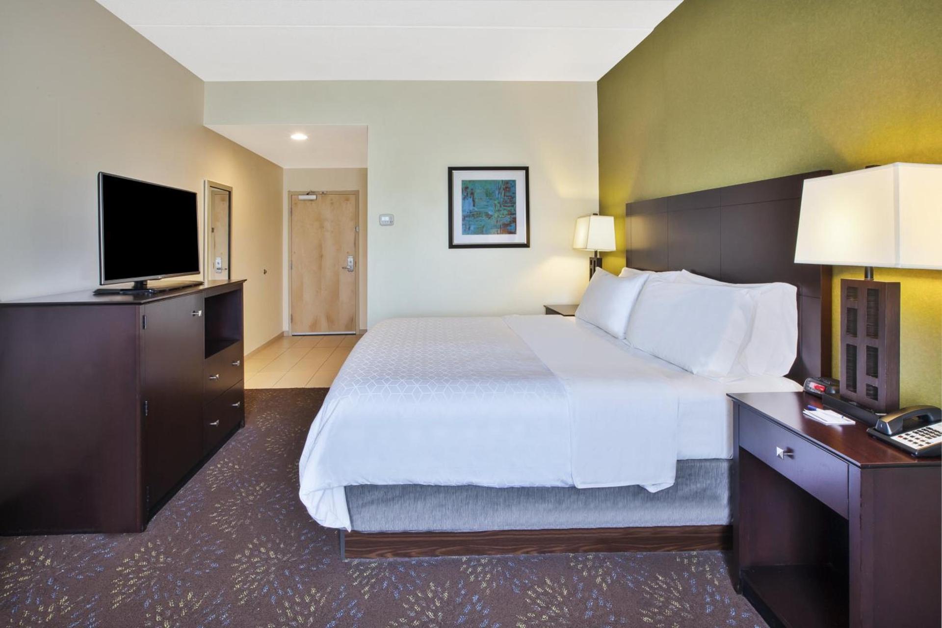 Holiday Inn Express & Suites Geneva Finger Lakes by IHG photo 68