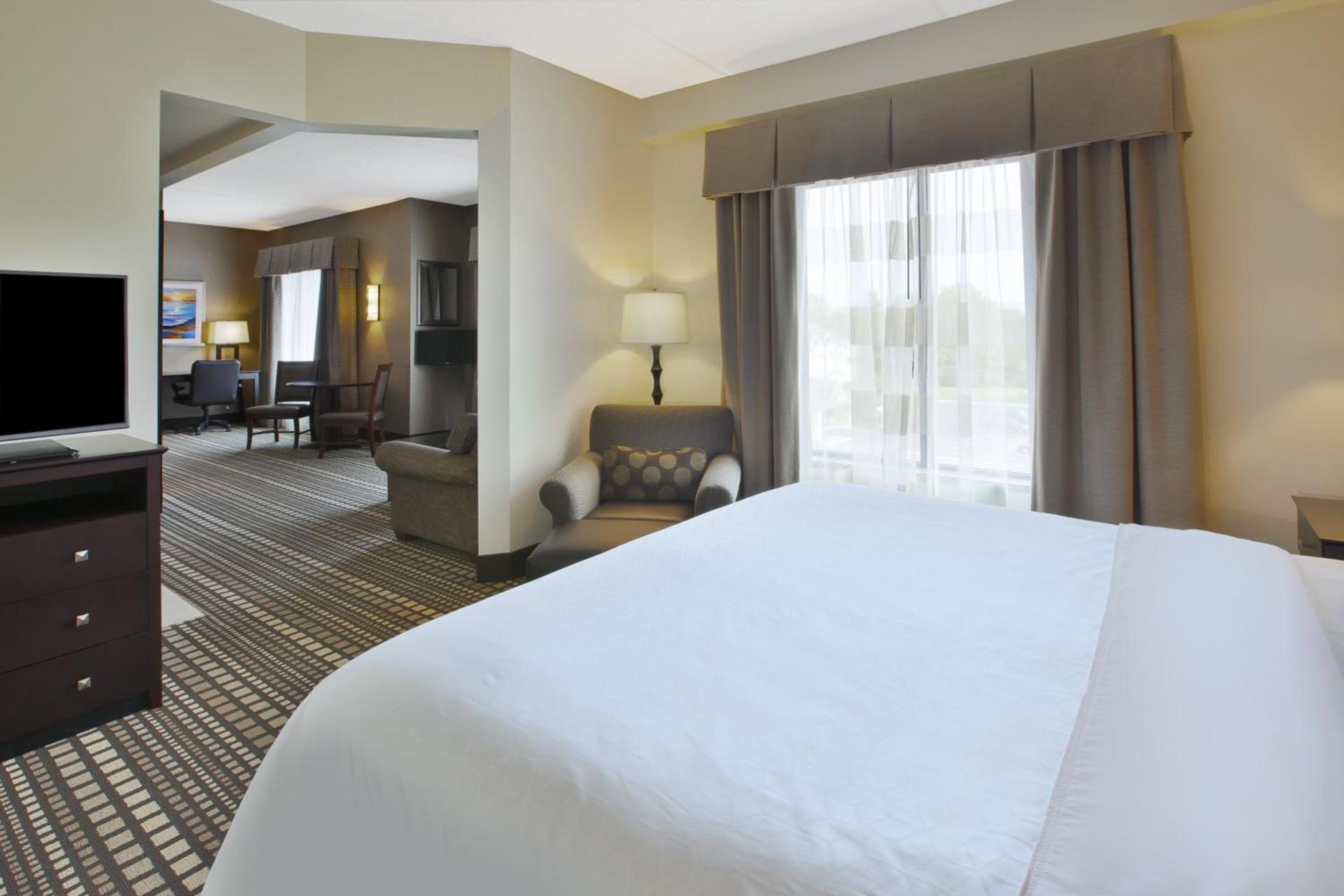 Holiday Inn Express & Suites Geneva Finger Lakes by IHG photo 61