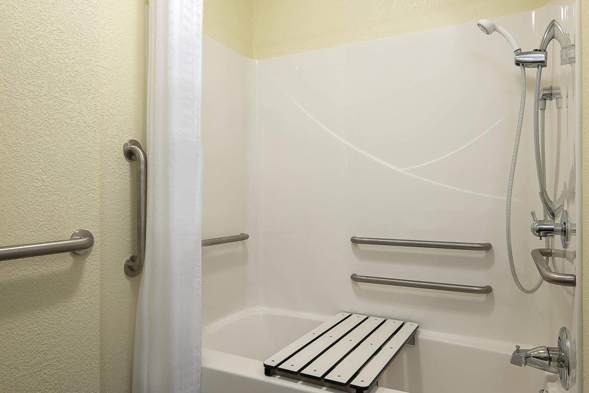 Candlewood Suites Bloomington by IHG photo 17
