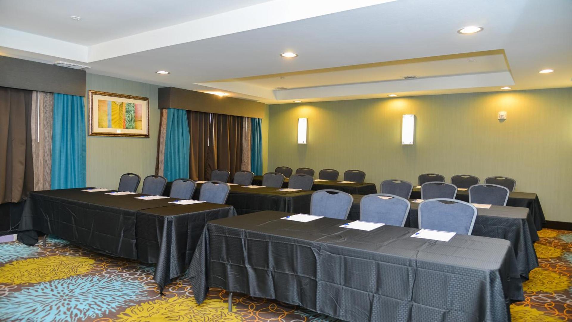 Holiday Inn Express Hotels & Suites Cuero by IHG photo 39