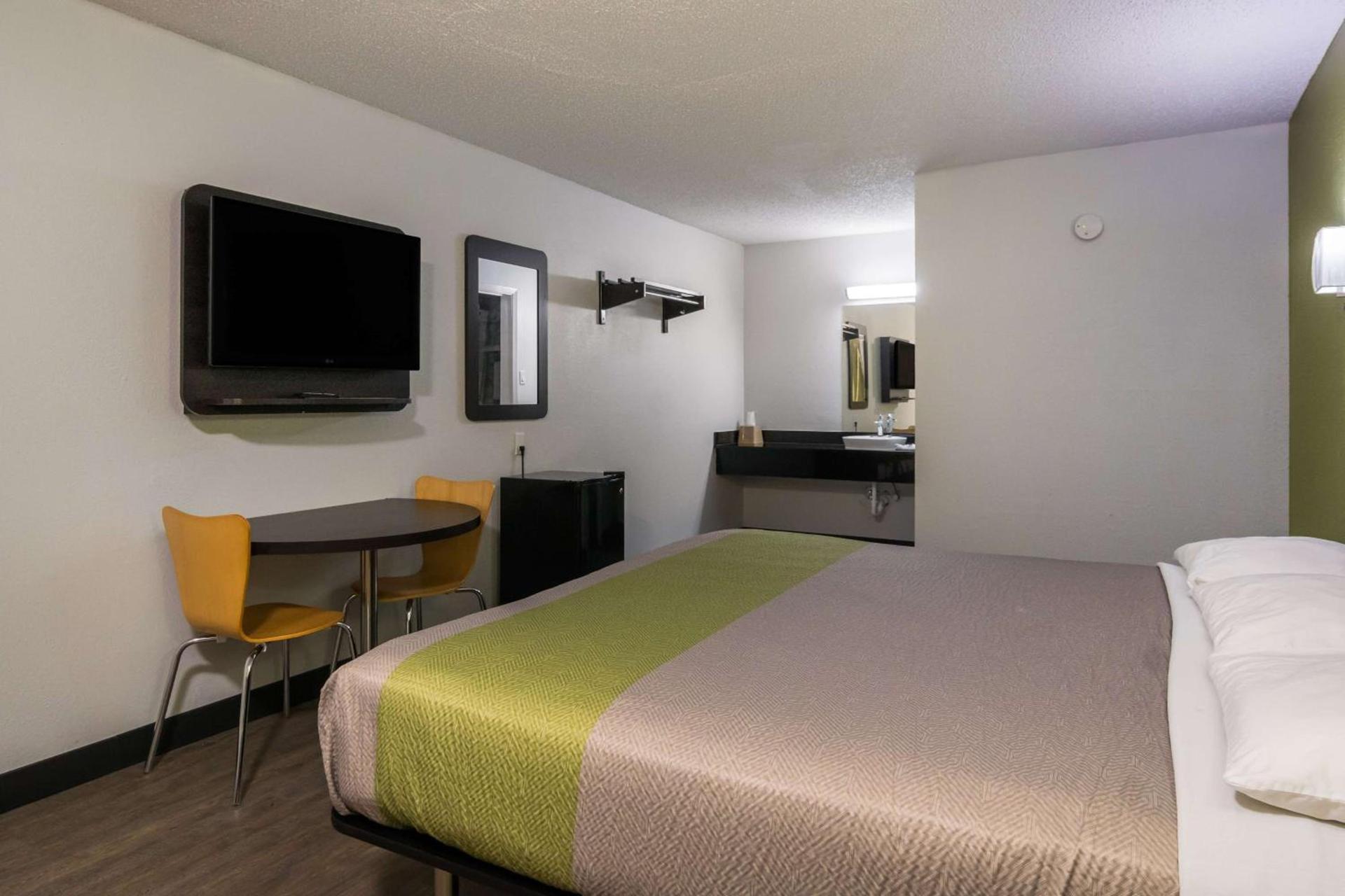 Motel 6 Irving - Loop 12 photo 6