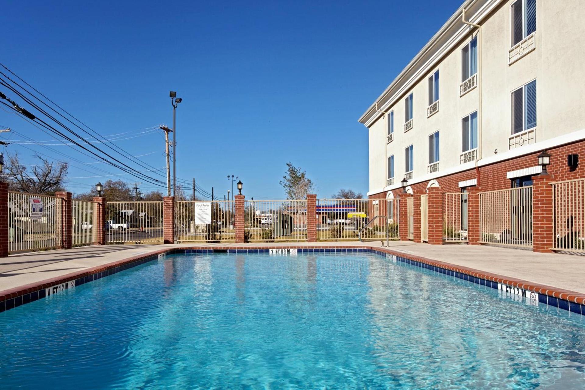 Holiday Inn Express & Suites Ozona by IHG photo 22