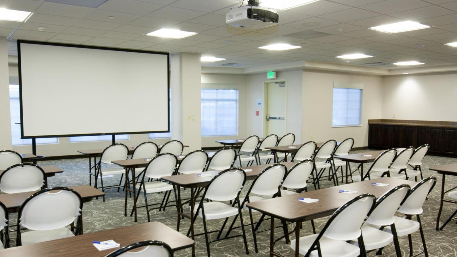 Holiday Inn Express & Suites Cheney by IHG photo 14