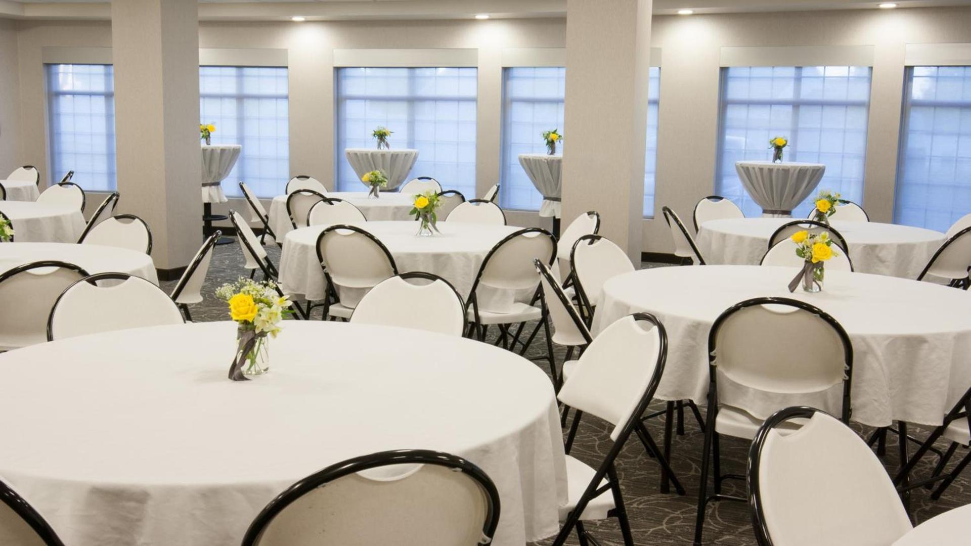 Holiday Inn Express & Suites Cheney by IHG photo 34