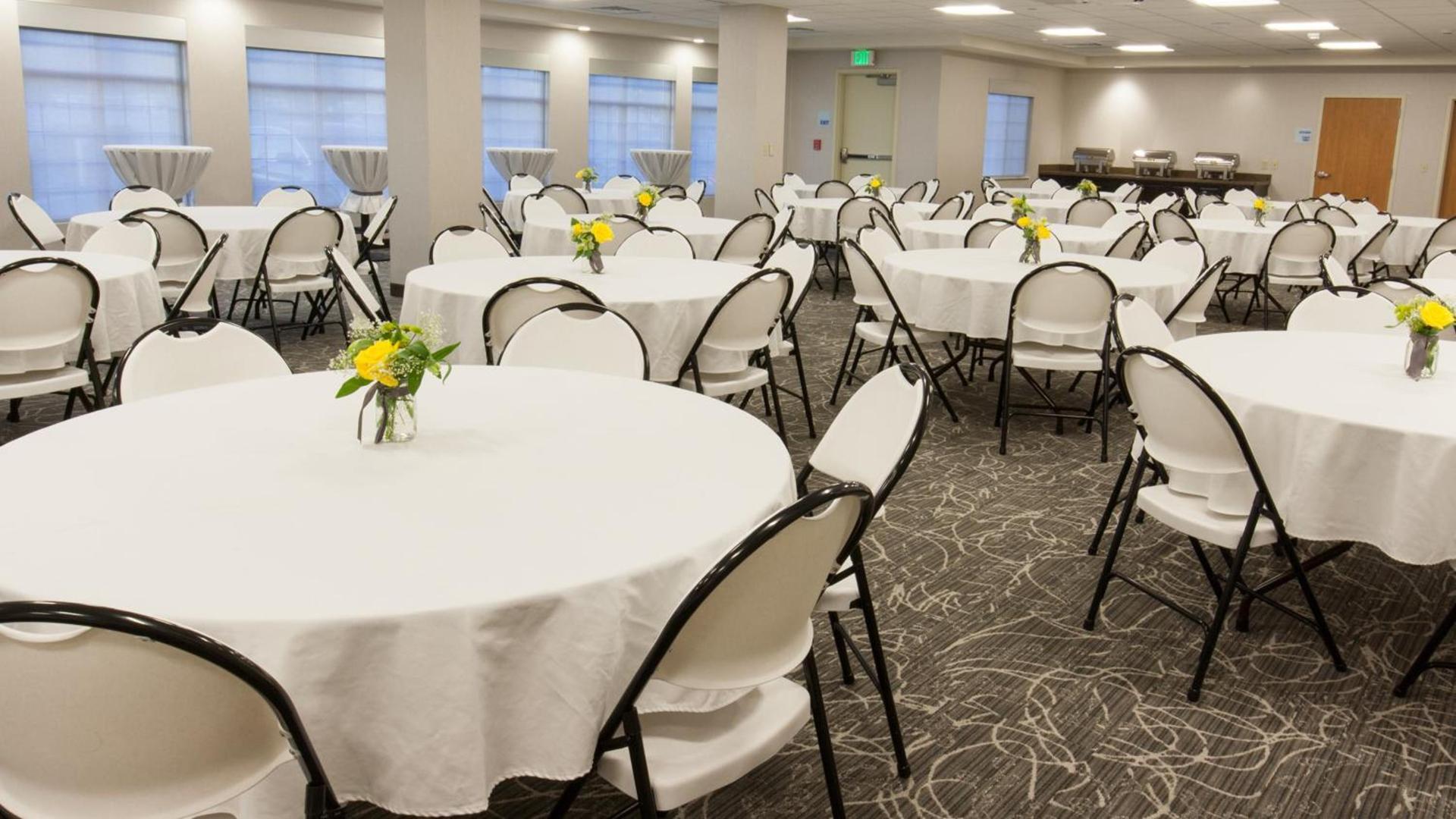 Holiday Inn Express & Suites Cheney by IHG photo 12