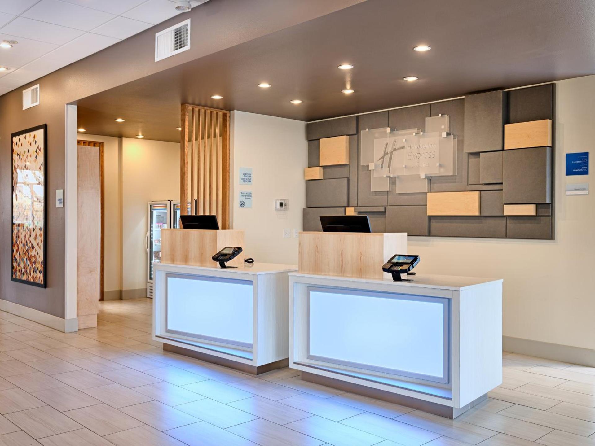 Holiday Inn Express & Suites Salem North - Keizer by IHG photo 4