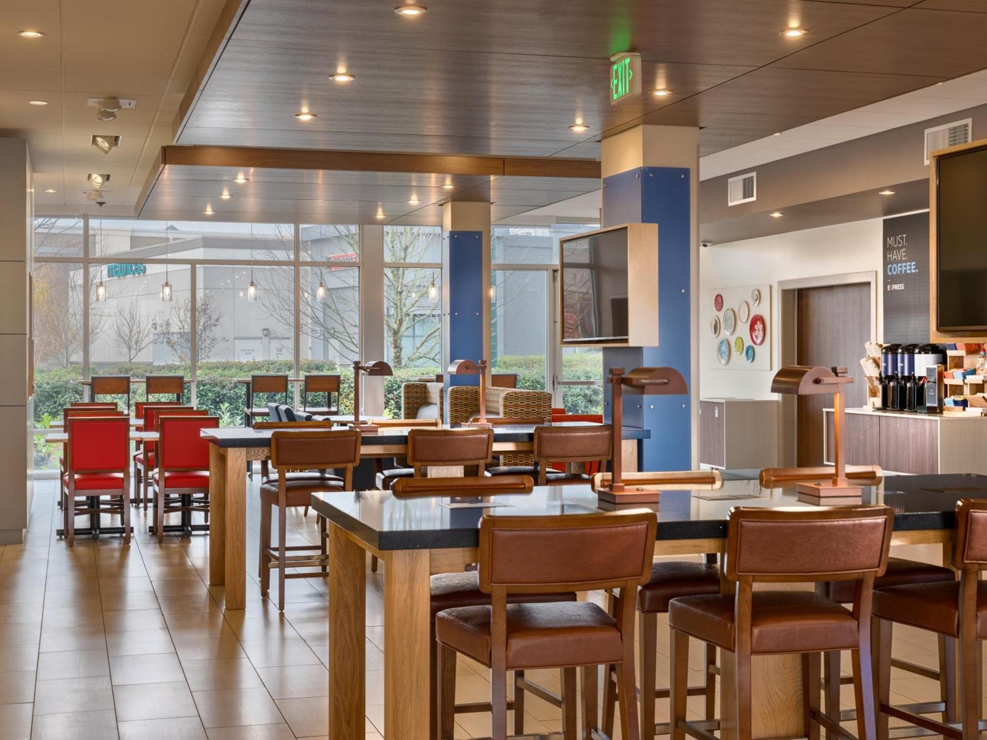 Holiday Inn Express & Suites Salem North - Keizer by IHG photo 16