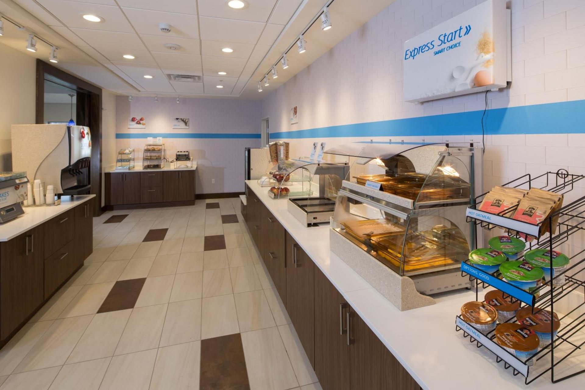 Holiday Inn Express & Suites Port Huron by IHG photo 16