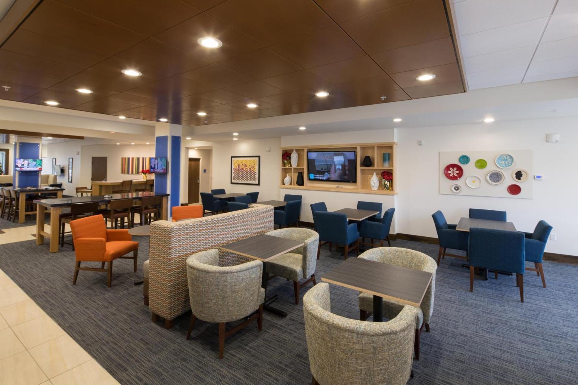 Holiday Inn Express & Suites Port Huron by IHG photo 19