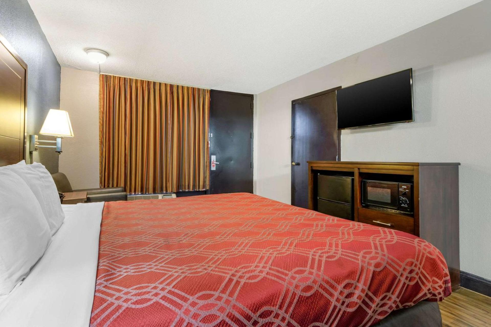 Econo Lodge Rock Hill Northeast photo 18