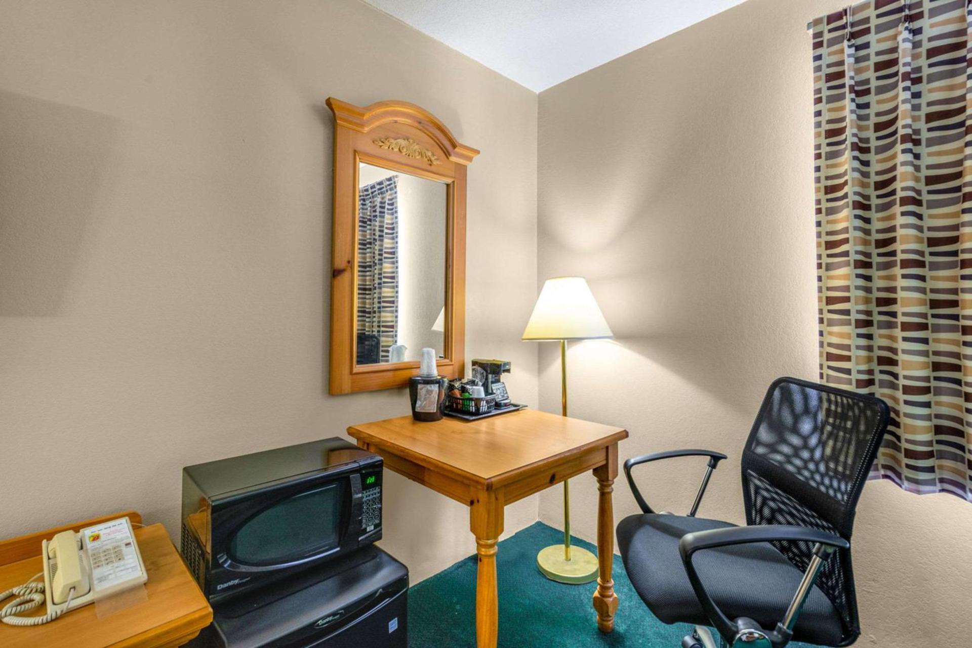Royal Inn & Suites Milaca photo 9