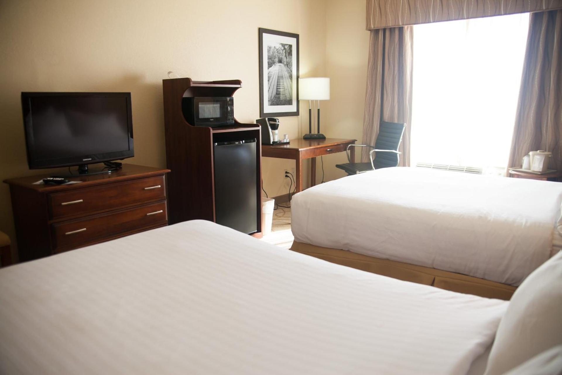 Holiday Inn Express Hotel & Suites Paragould by IHG photo 43