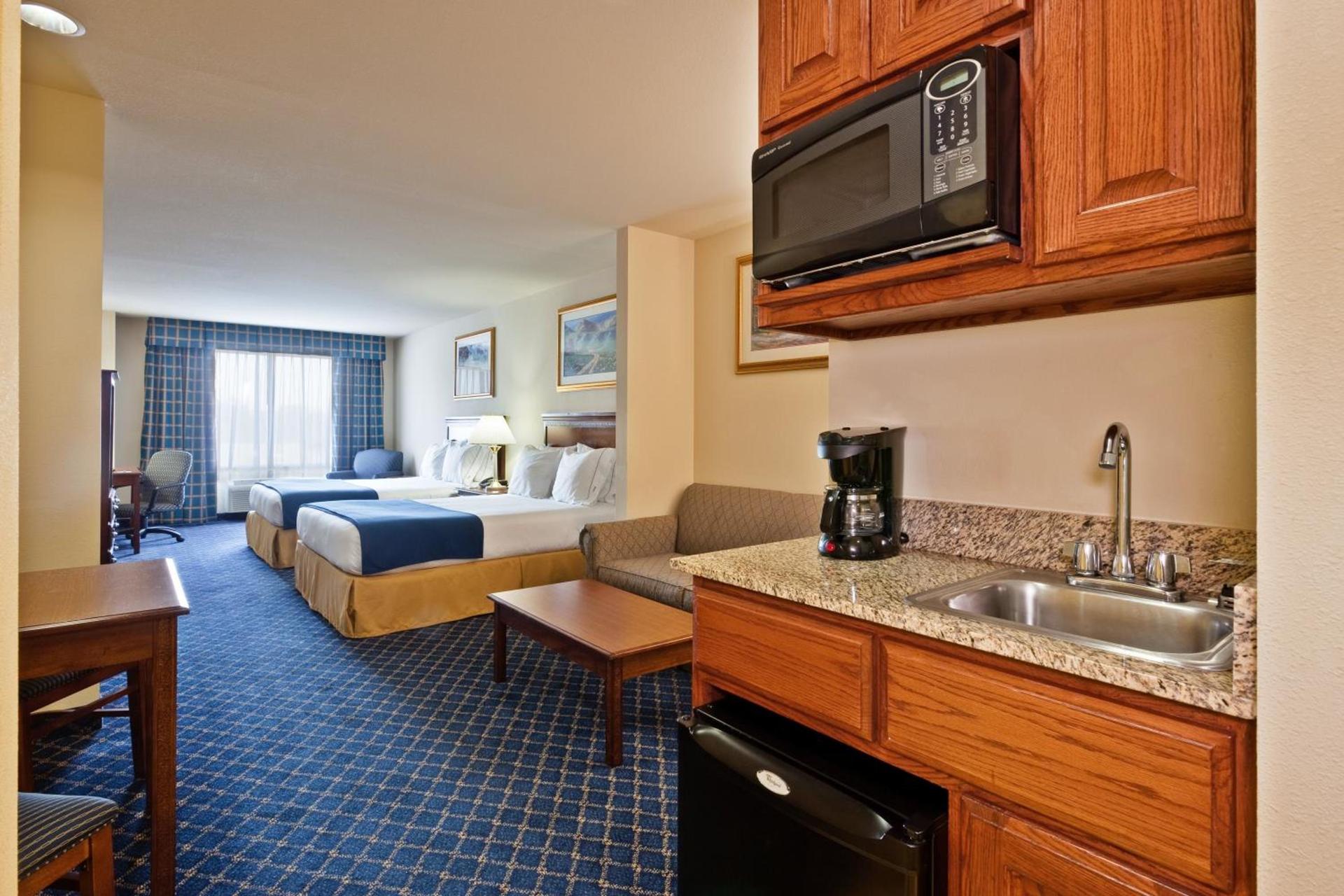 Holiday Inn Express Hotel & Suites Paragould by IHG photo 36
