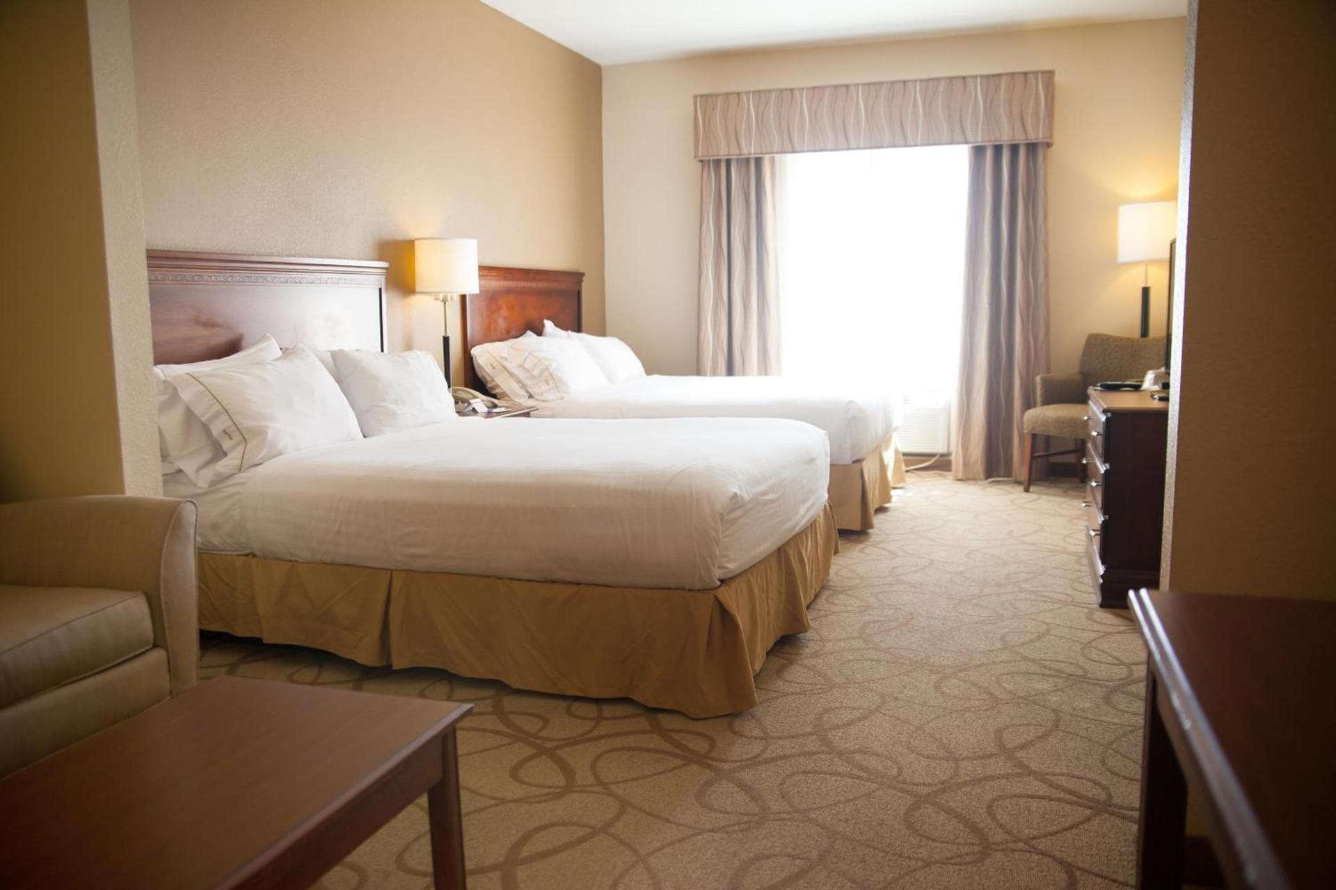 Holiday Inn Express Hotel & Suites Paragould by IHG photo 38