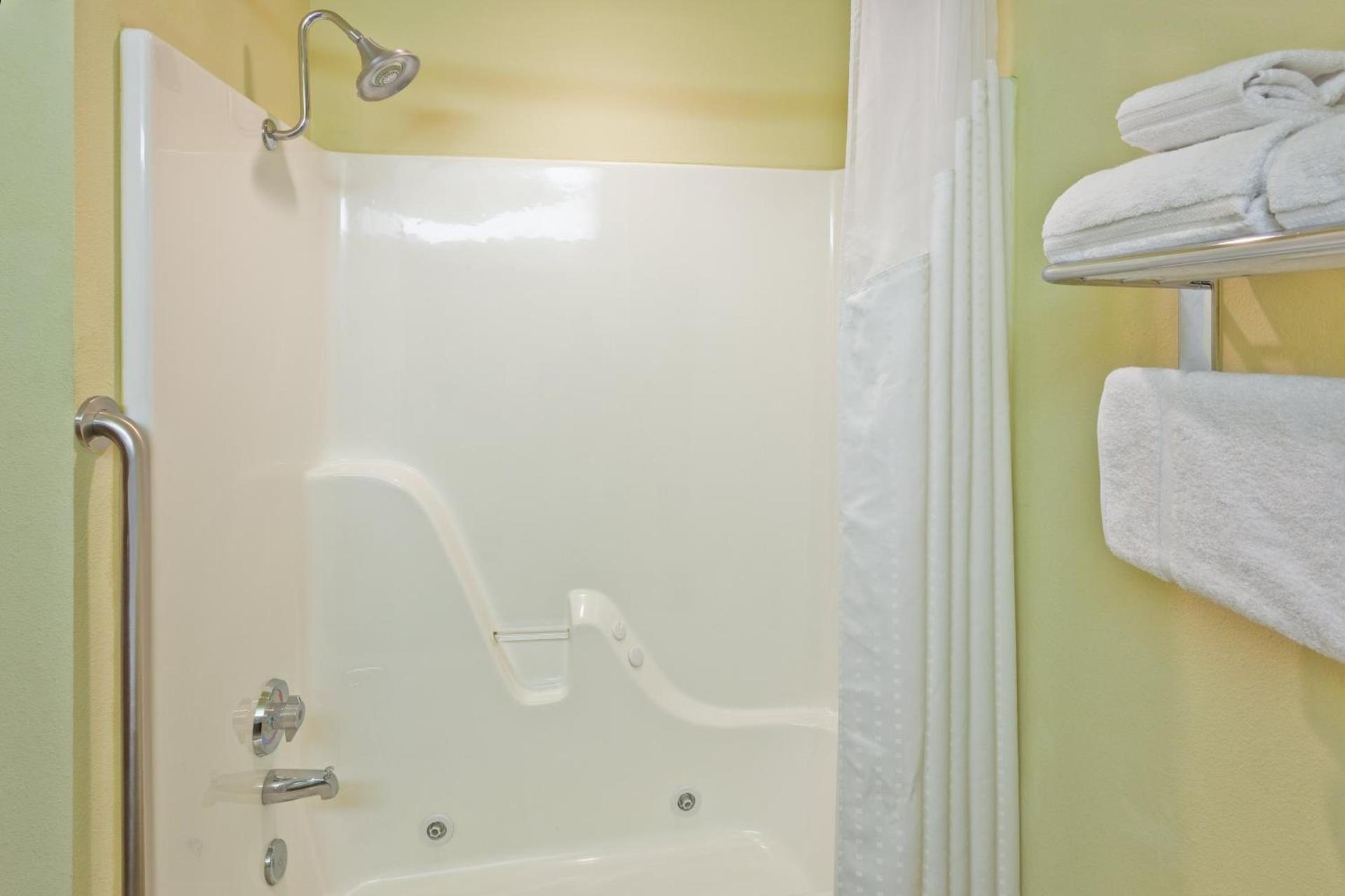 Holiday Inn Express Hotel & Suites Paragould by IHG photo 48