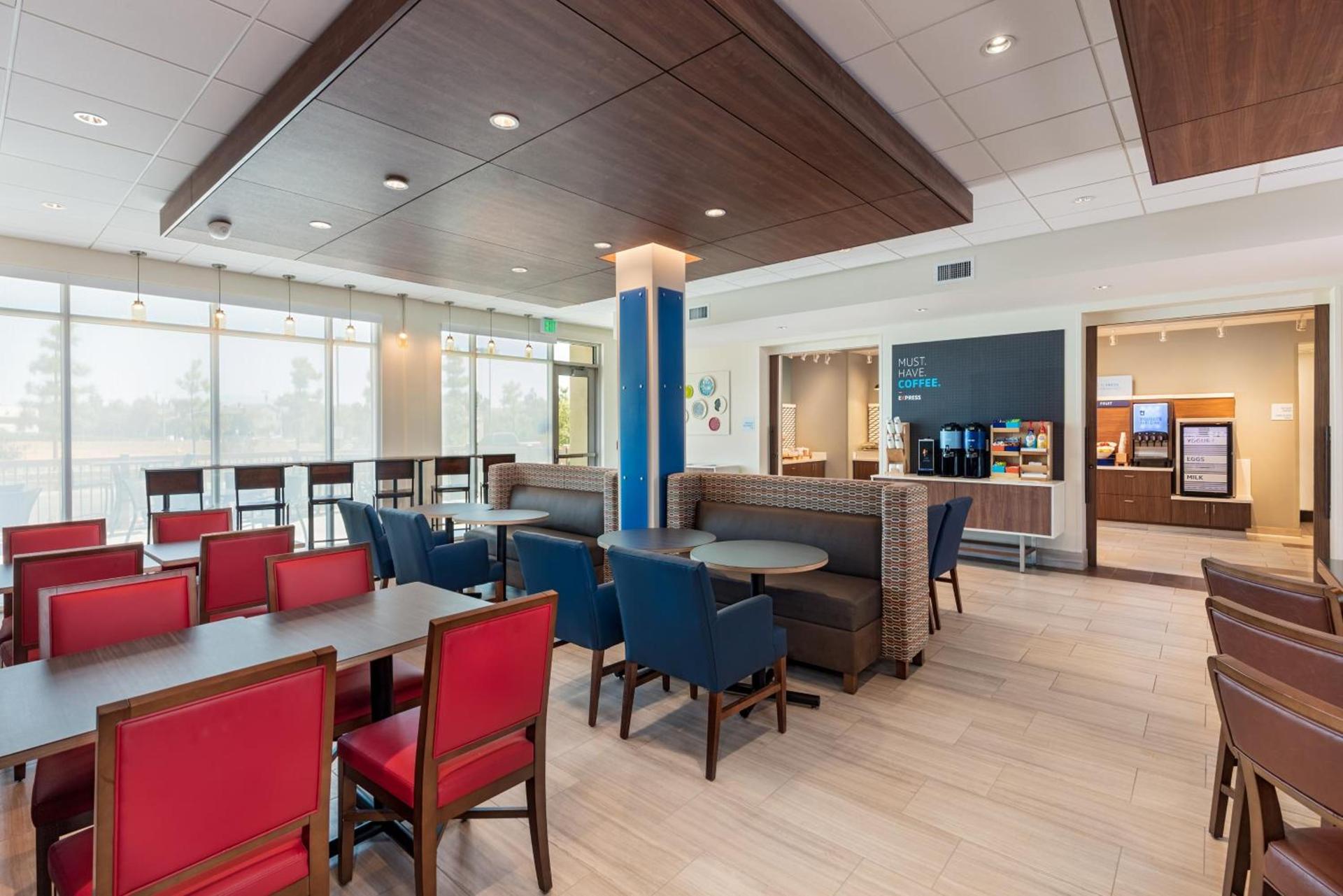 Holiday Inn Express & Suites - Moreno Valley - Riverside by IHG photo 18