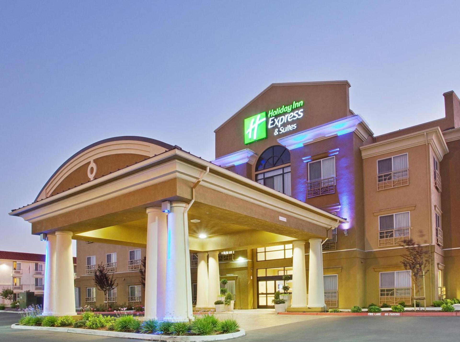 Holiday Inn Express & Suites Salinas by IHG photo 25