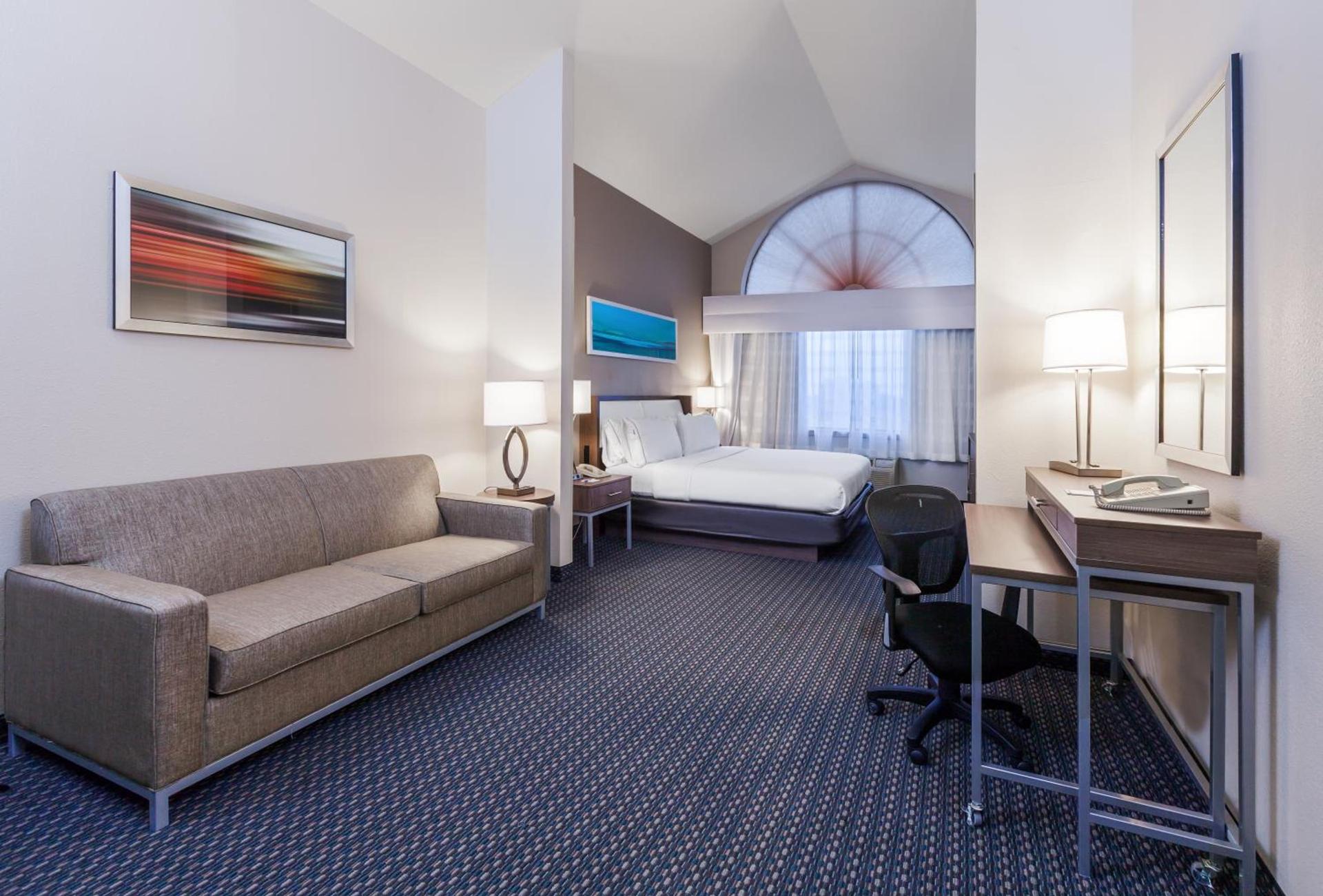 Holiday Inn Express & Suites - Pharr by IHG photo 31