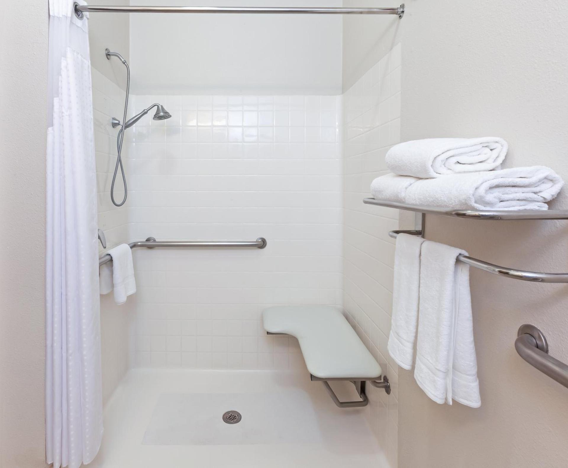 Holiday Inn Express & Suites - Pharr by IHG photo 6