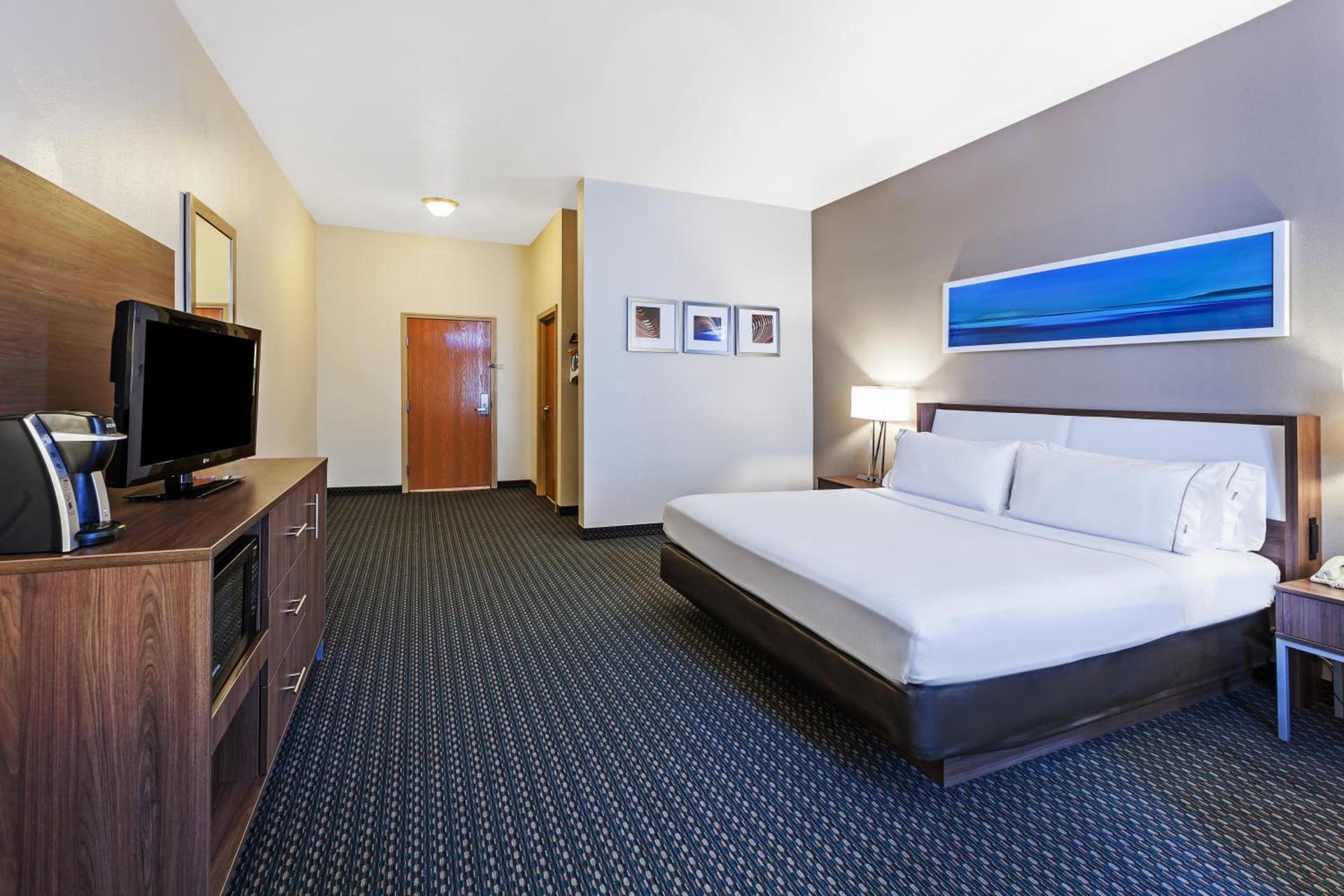 Holiday Inn Express & Suites - Pharr by IHG photo 38