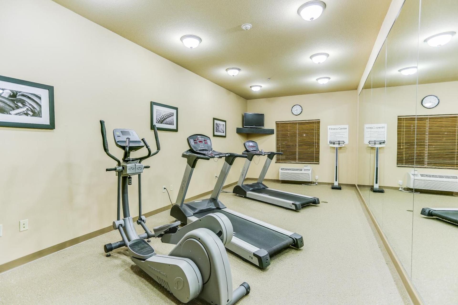 Holiday Inn Express Hotel & Suites Huntsville by IHG photo 47