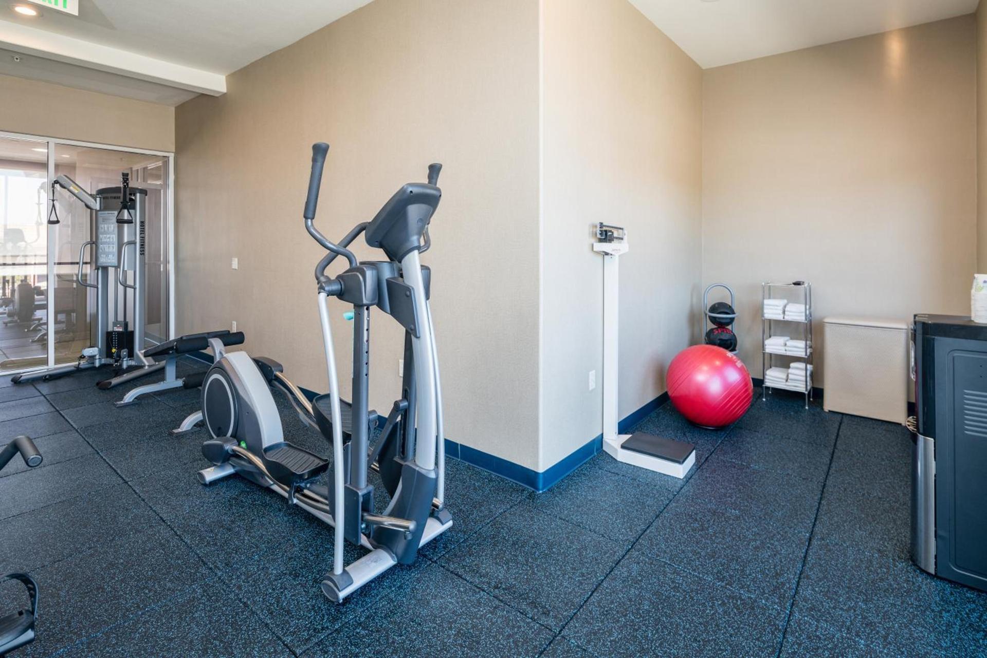 Holiday Inn Express & Suites Santa Clara by IHG photo 28