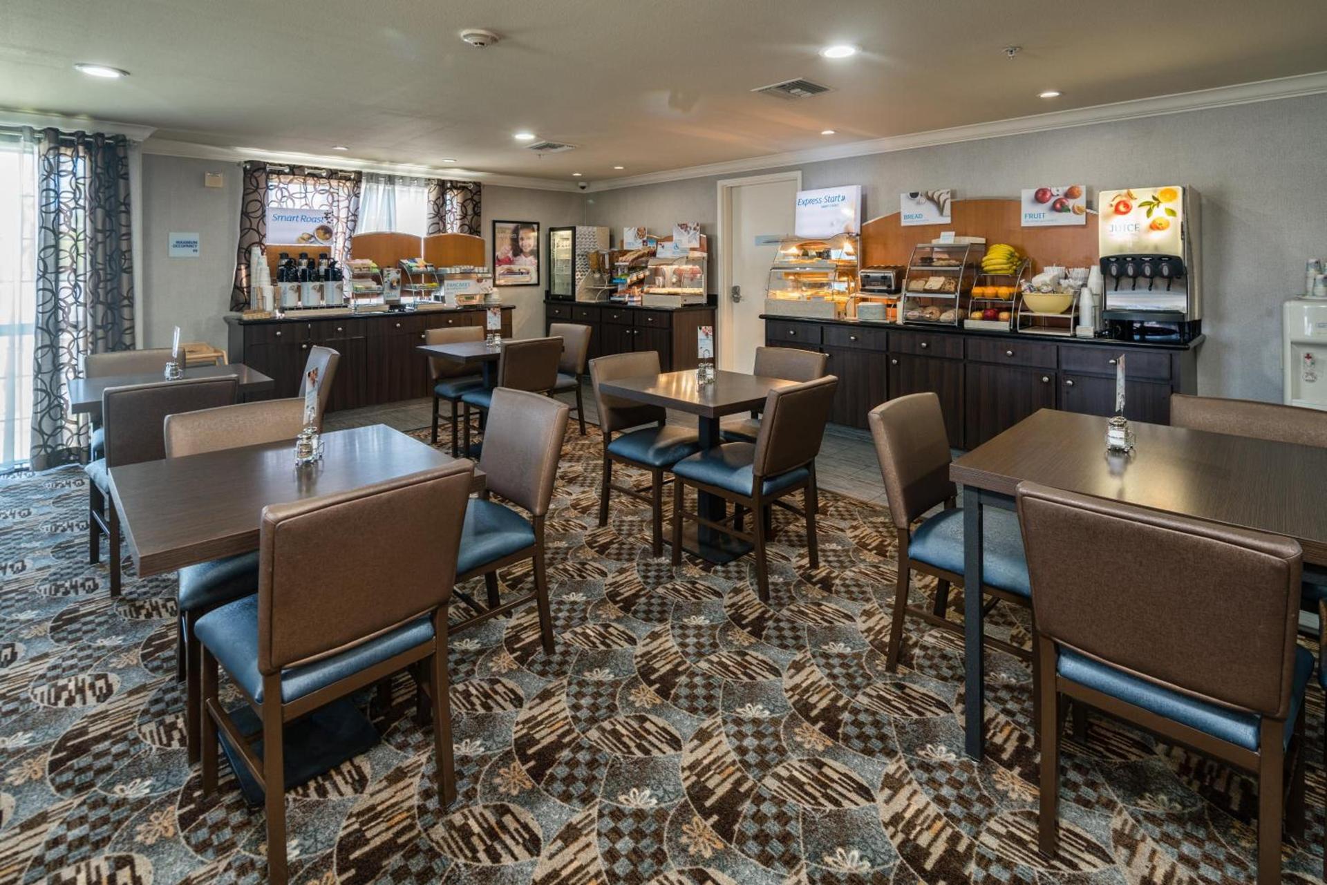 Holiday Inn Express & Suites Santa Clara by IHG photo 17
