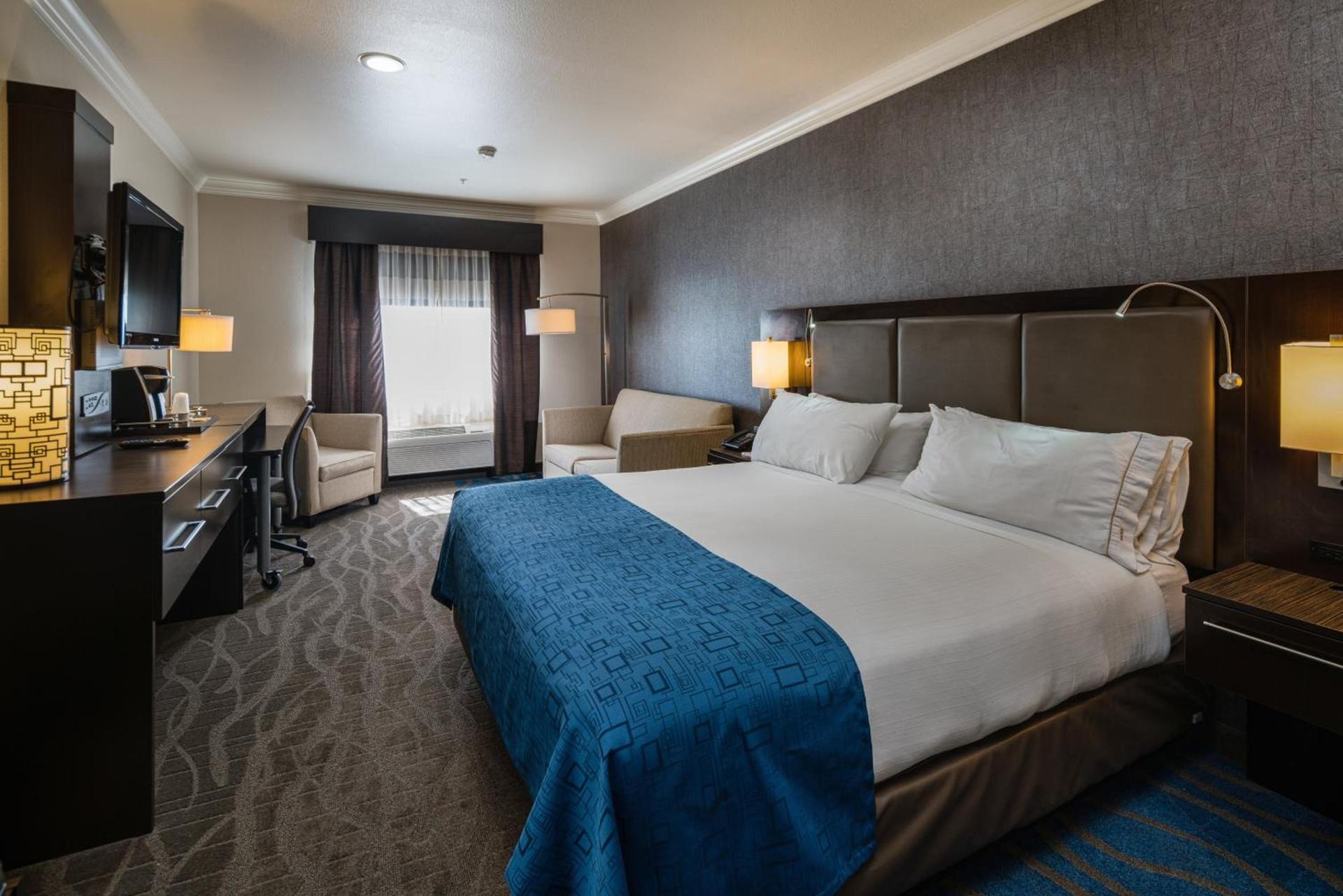 Holiday Inn Express & Suites Santa Clara by IHG photo 36