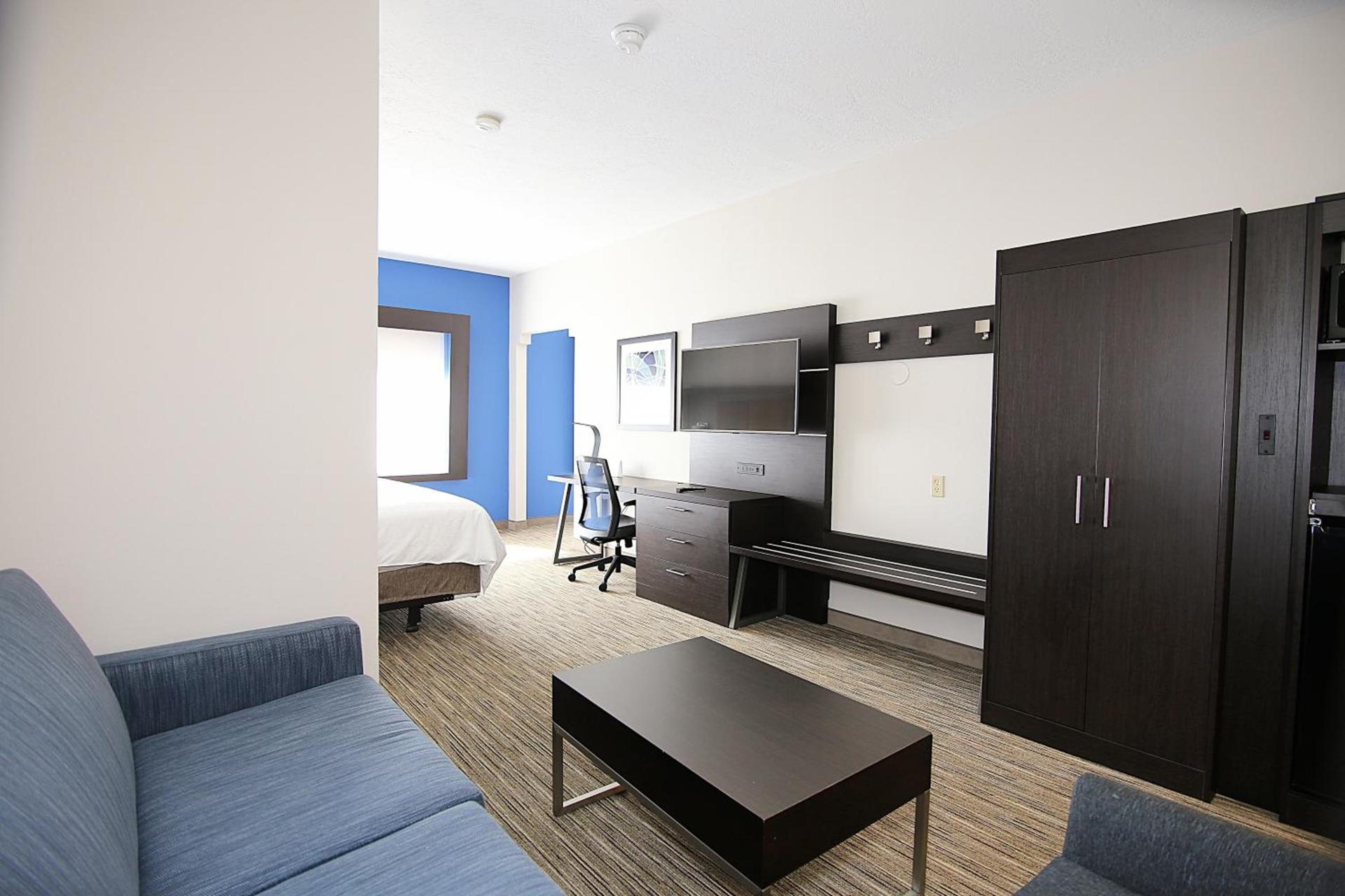 Holiday Inn Express Hotel & Suites Ashland by IHG photo 40