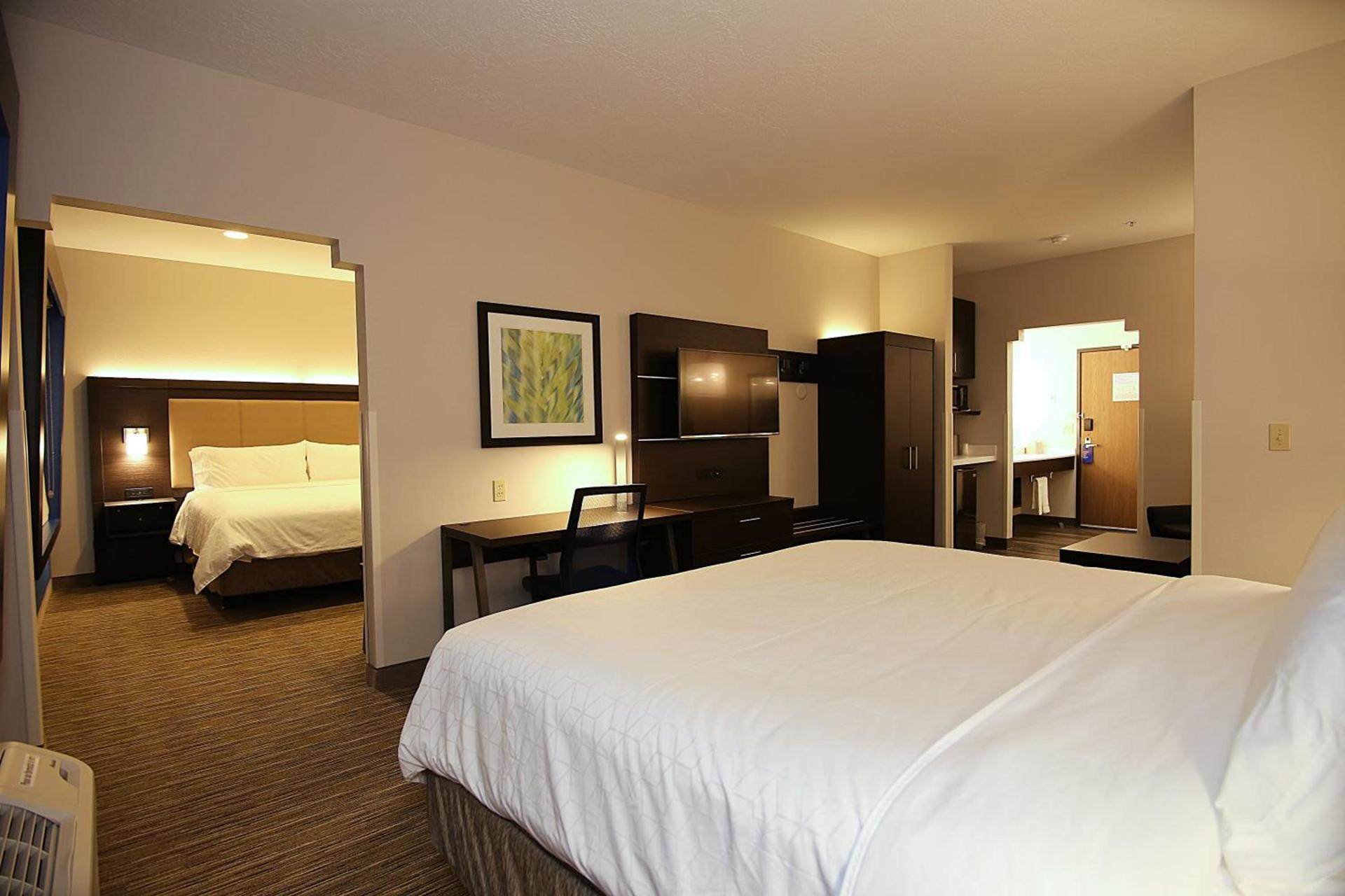 Holiday Inn Express Hotel & Suites Ashland by IHG photo 27