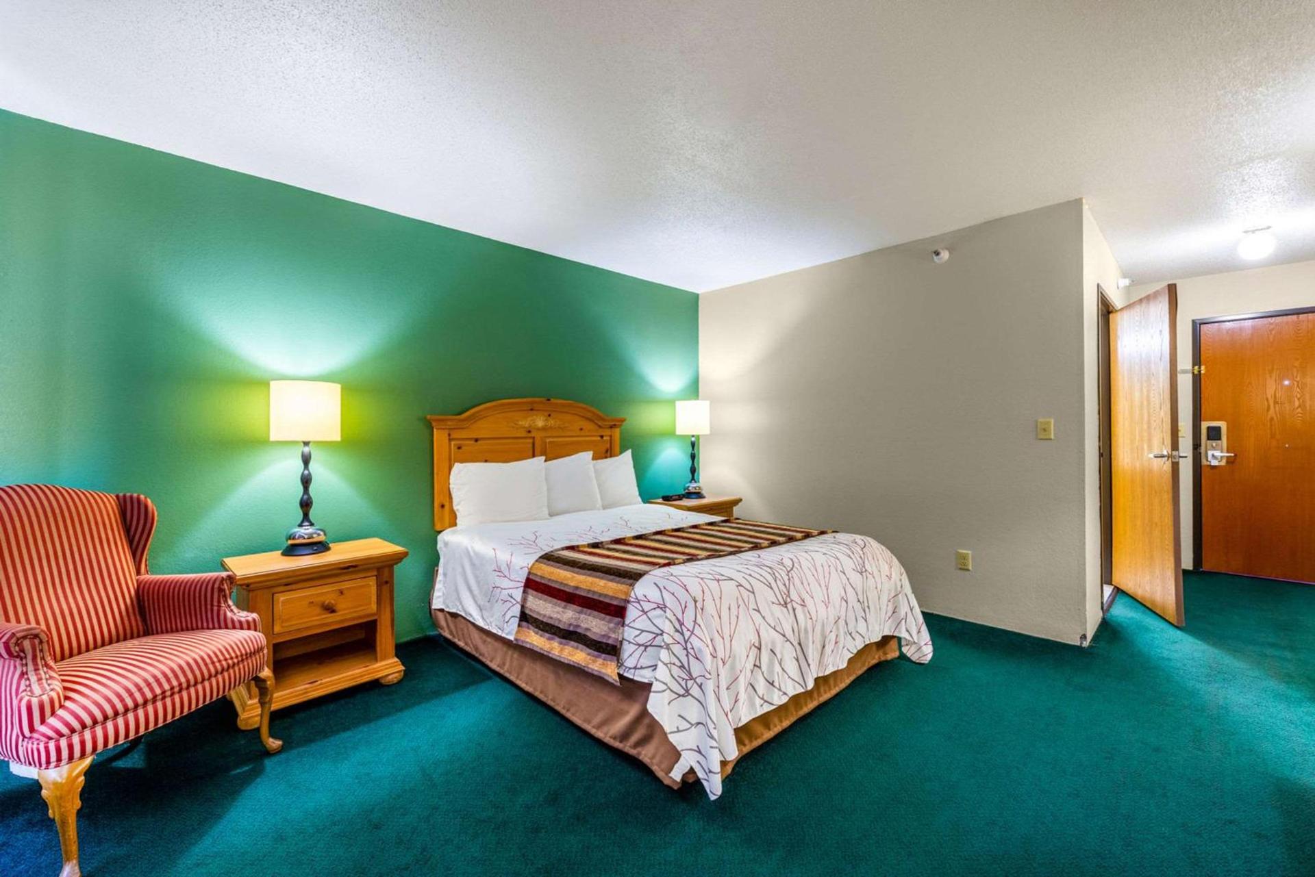 Royal Inn & Suites Milaca photo 8