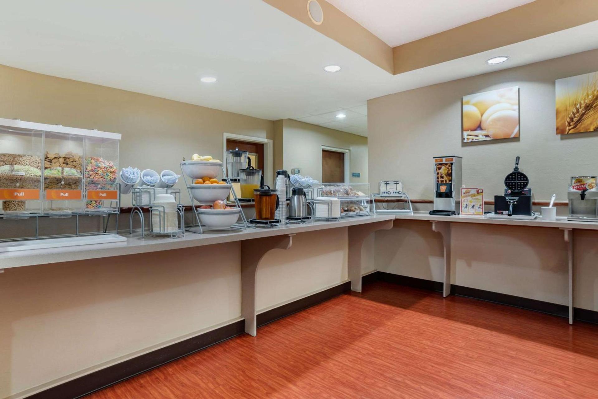 Comfort Suites Jacksonville Airport photo 28