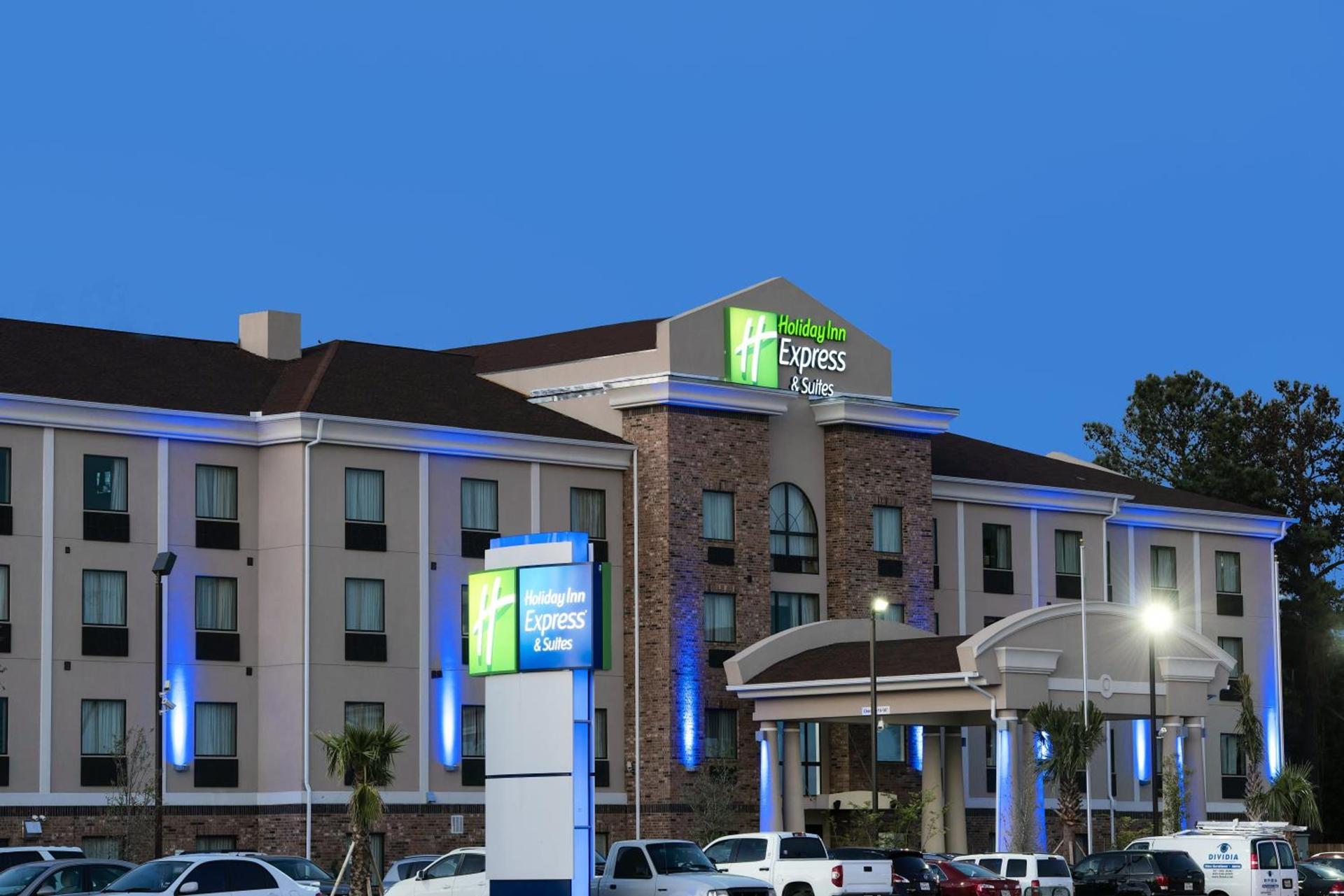 Holiday Inn Express and Suites Houston North - IAH Area by IHG photo 1