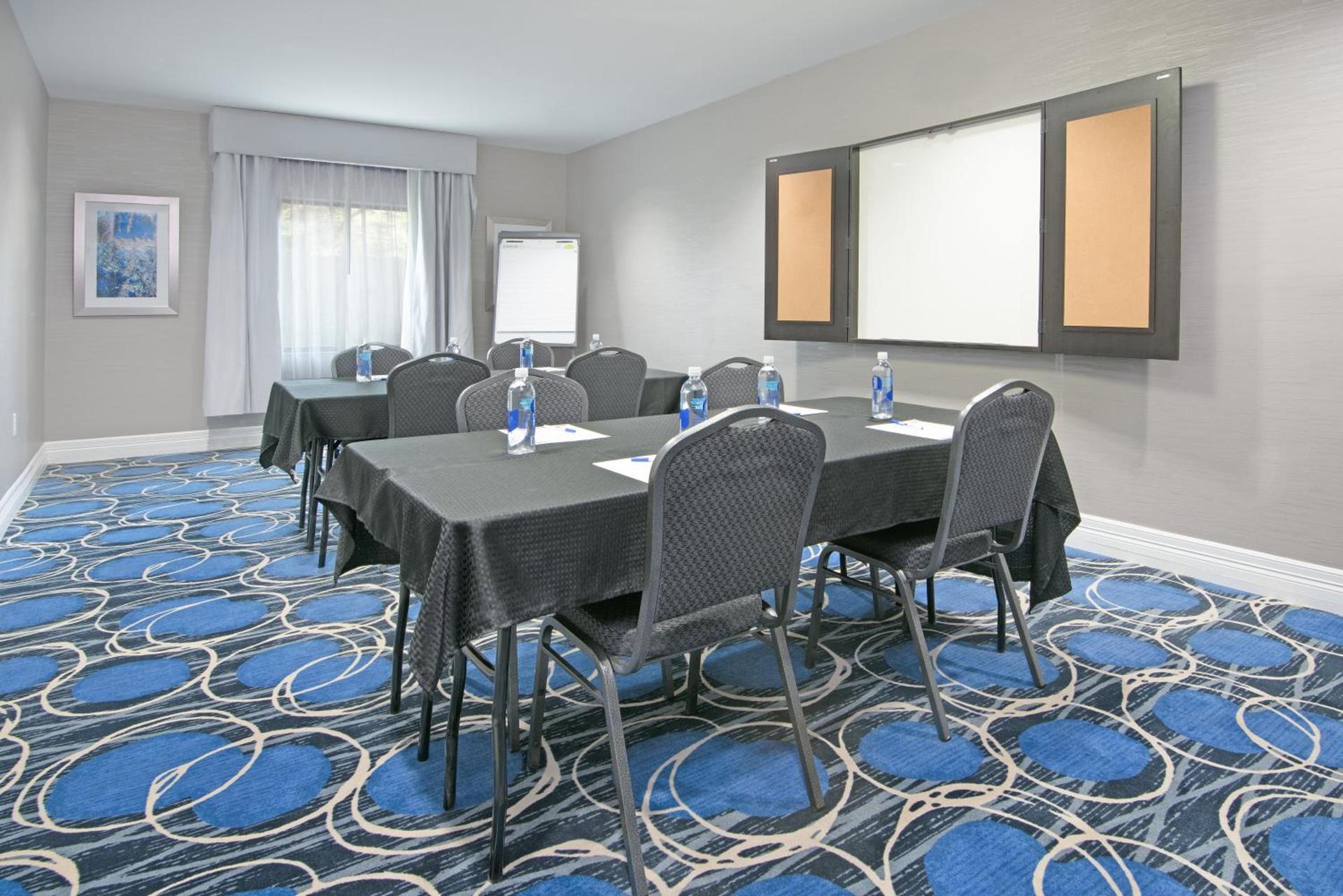 Holiday Inn Express and Suites Houston North - IAH Area by IHG photo 15