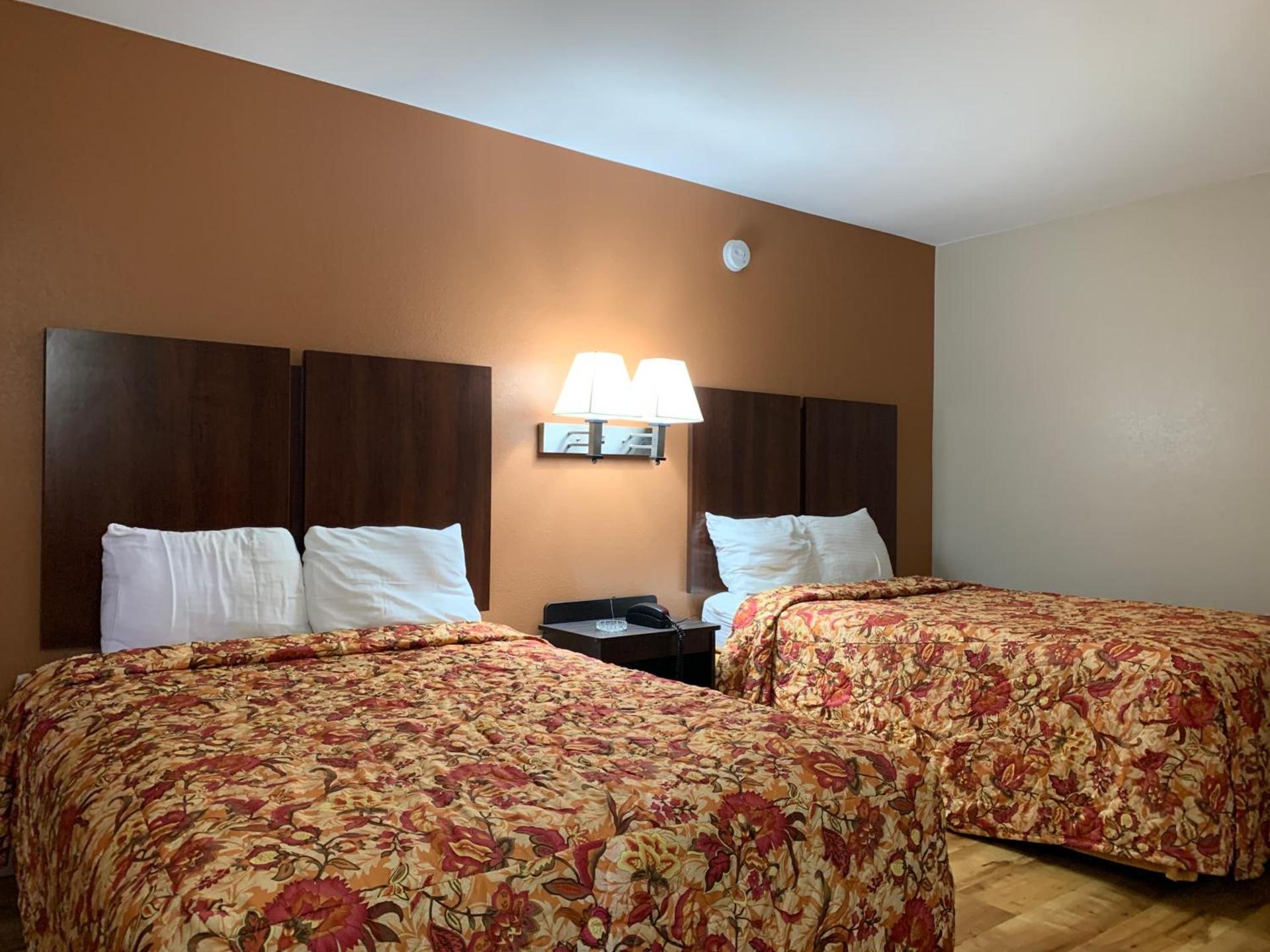 Rodeway Inn photo 7