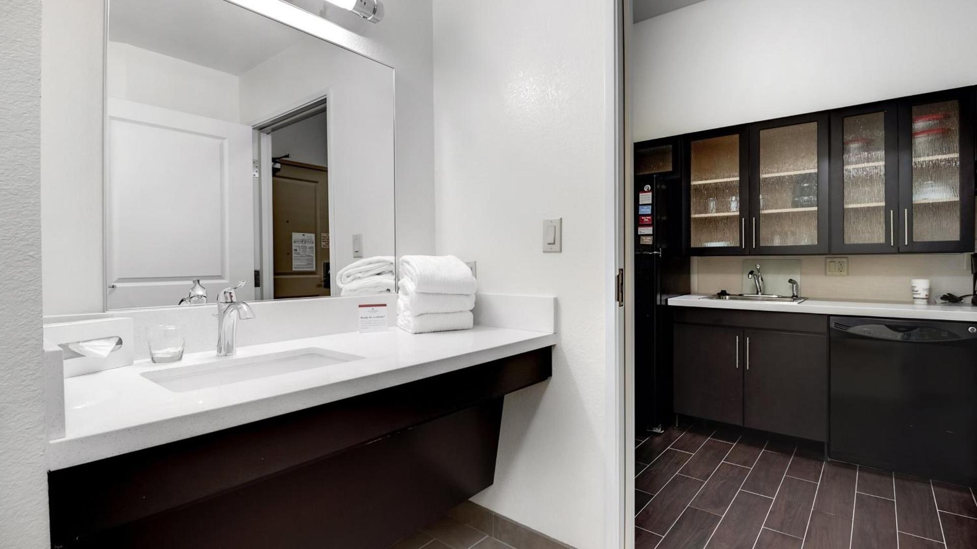 Candlewood Suites Waco by IHG photo 76