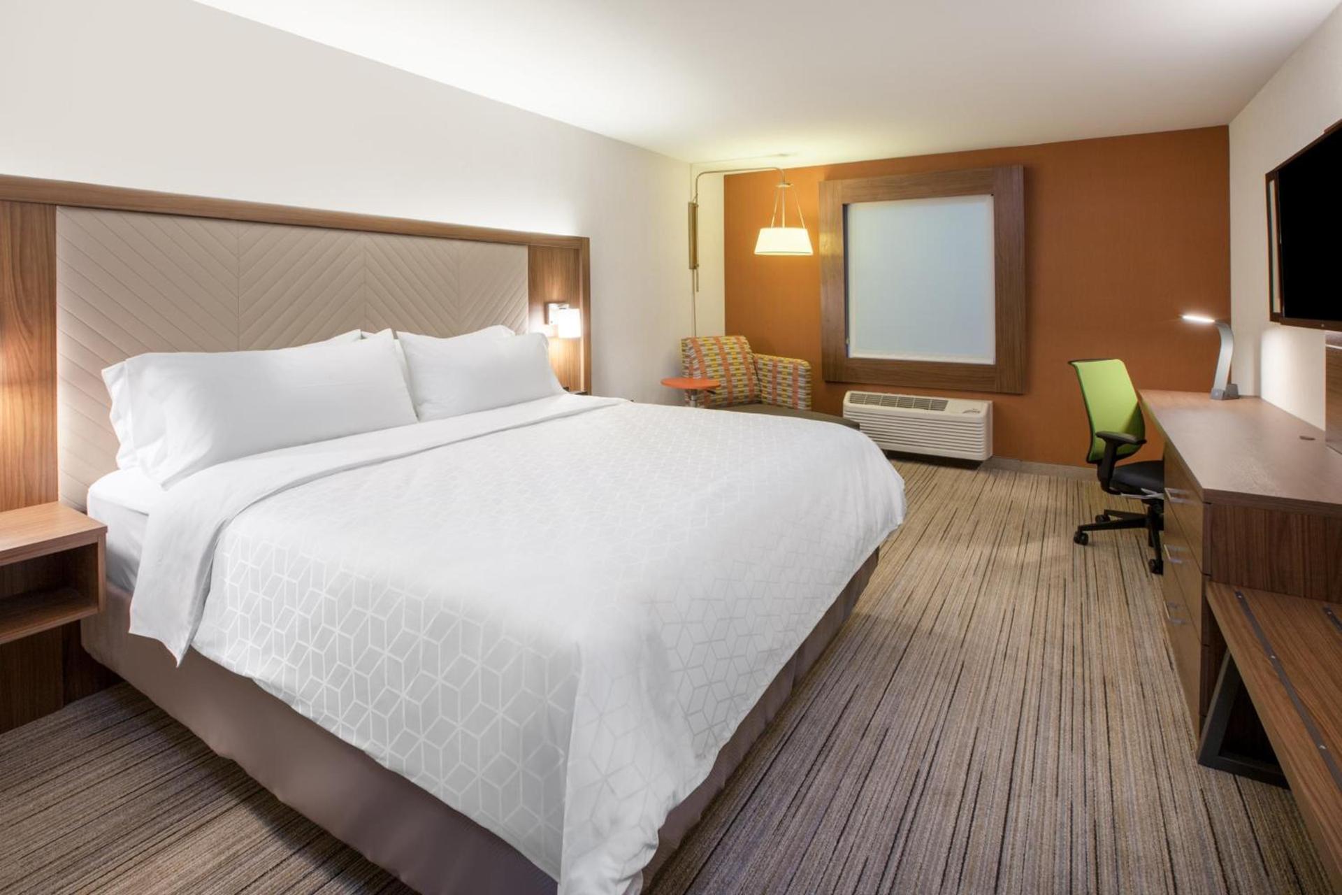 Holiday Inn Express & Suites - Forest Hill - Ft. Worth SE photo 20