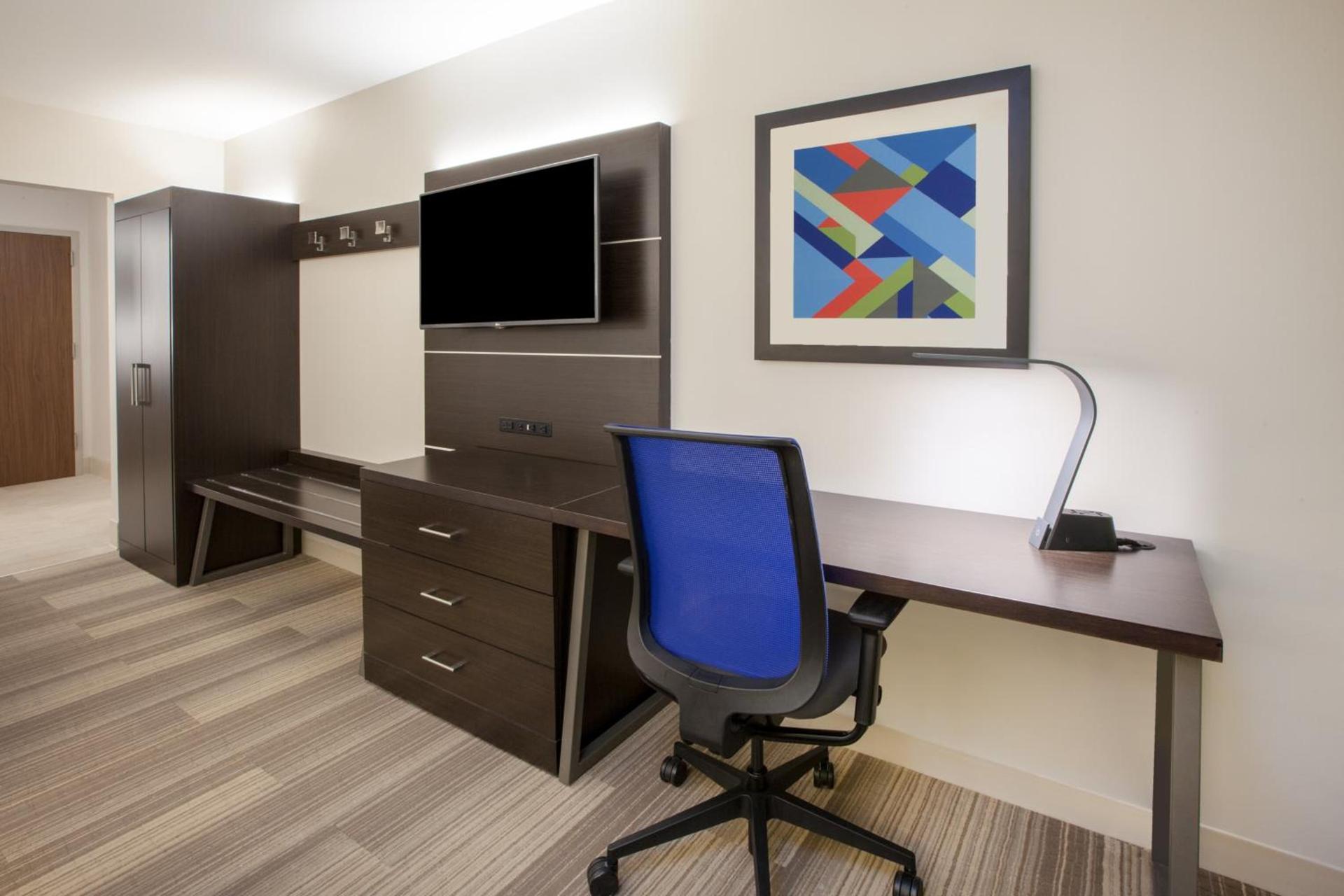 Holiday Inn Express & Suites - Forest Hill - Ft. Worth SE photo 24