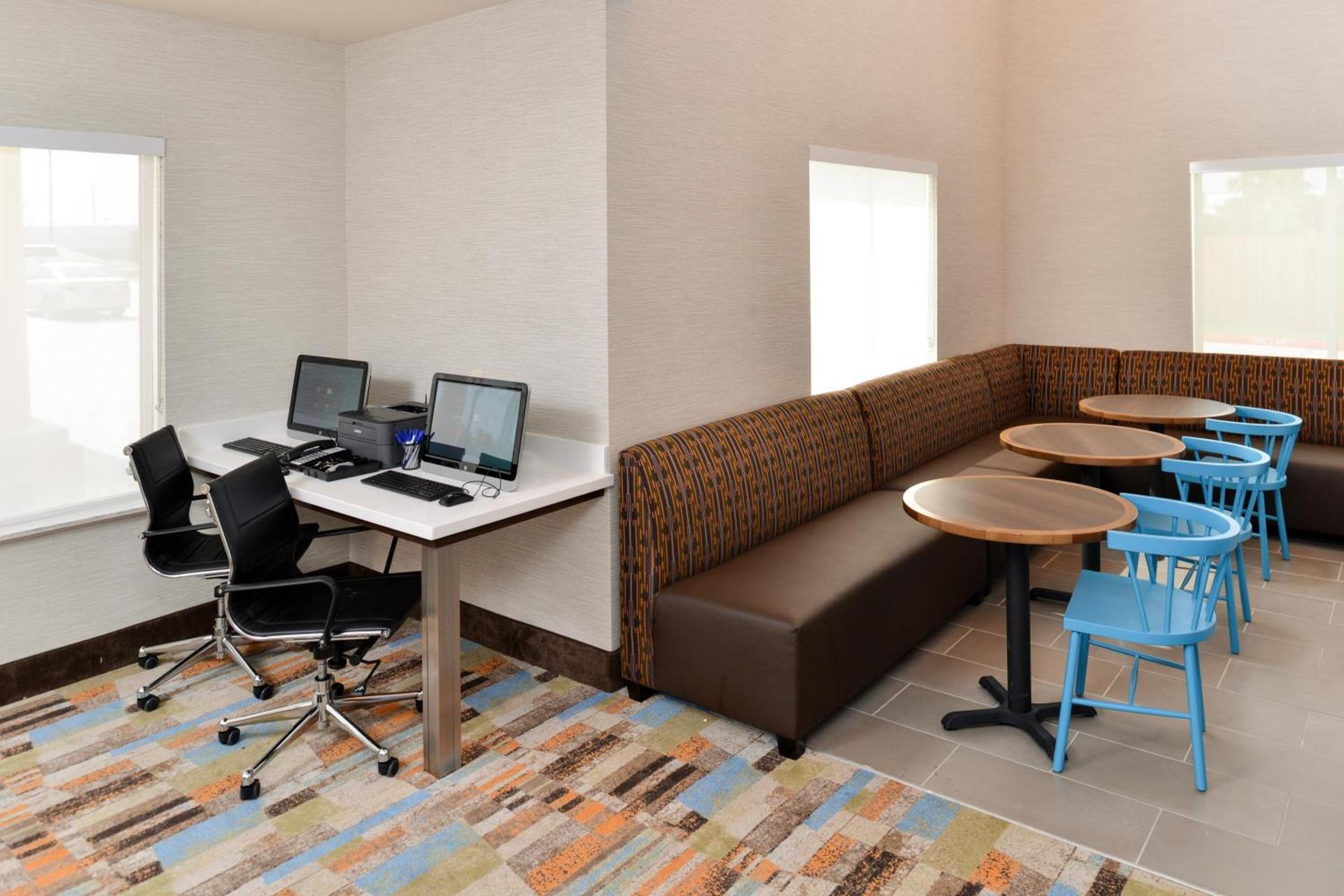 Holiday Inn Express Tomball by IHG photo 11